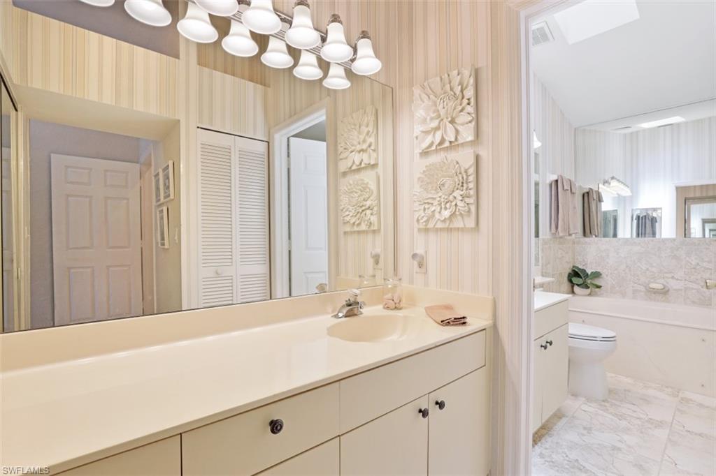 290 Emerald Bay CIR Unit: L2