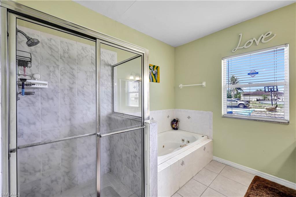2525 39th AVE NE