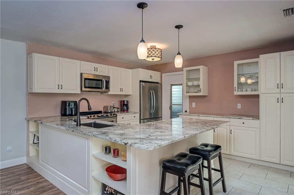 2237 Ivy AVE