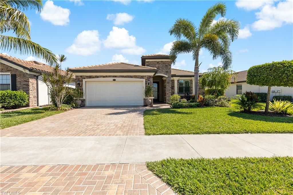 9206 Shadow Oak LN