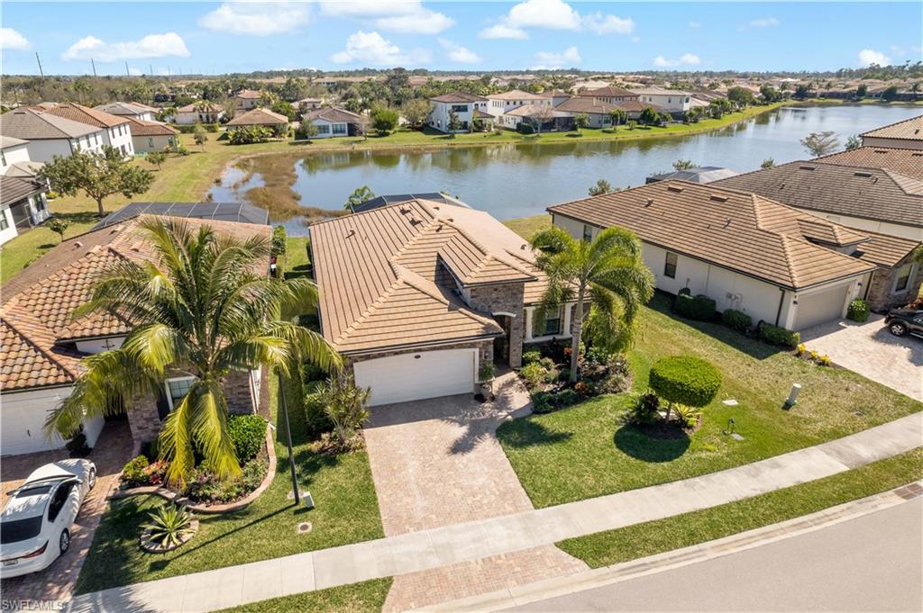 9206 Shadow Oak LN