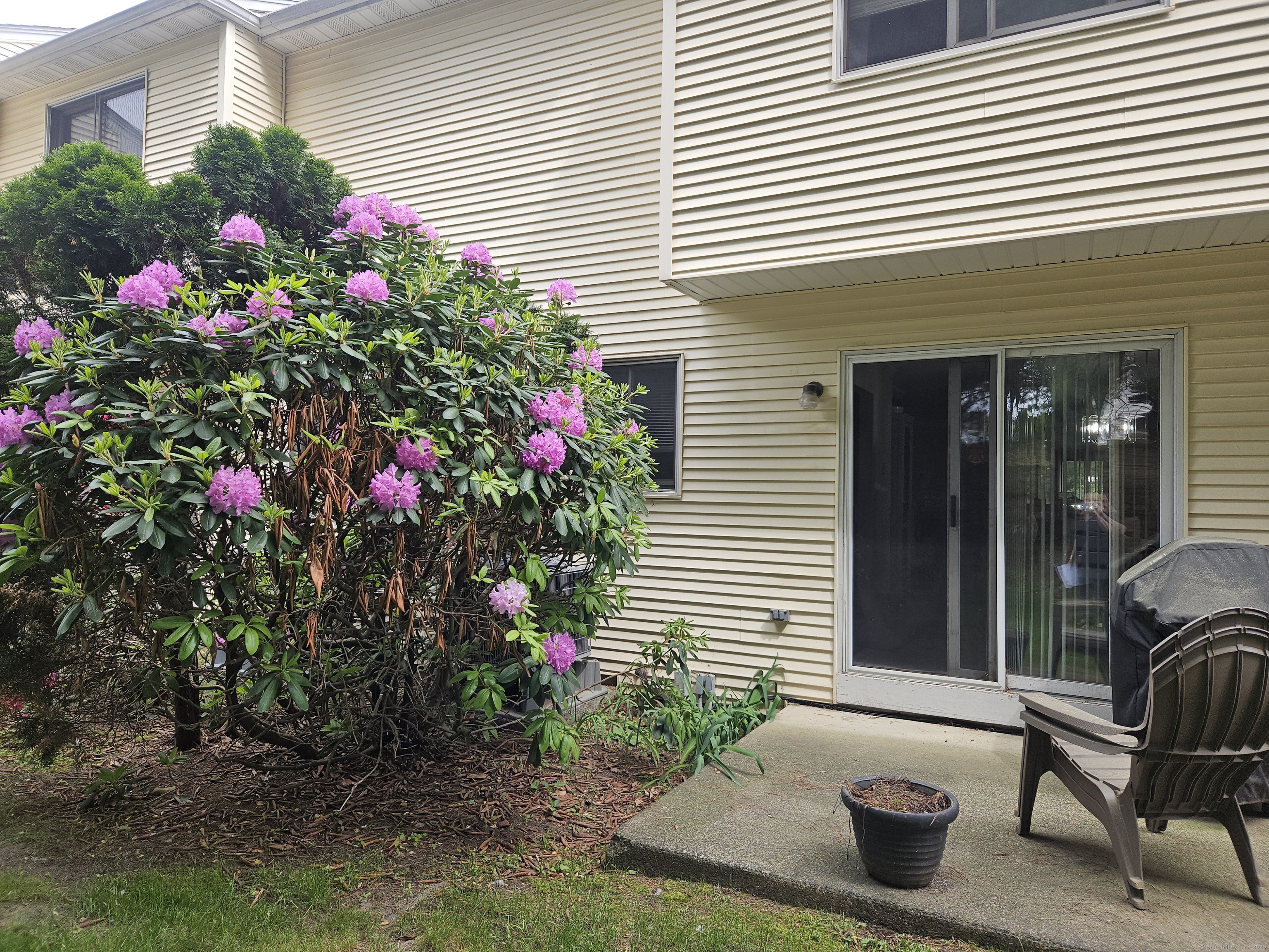 410 Emmett Street Unit: 82