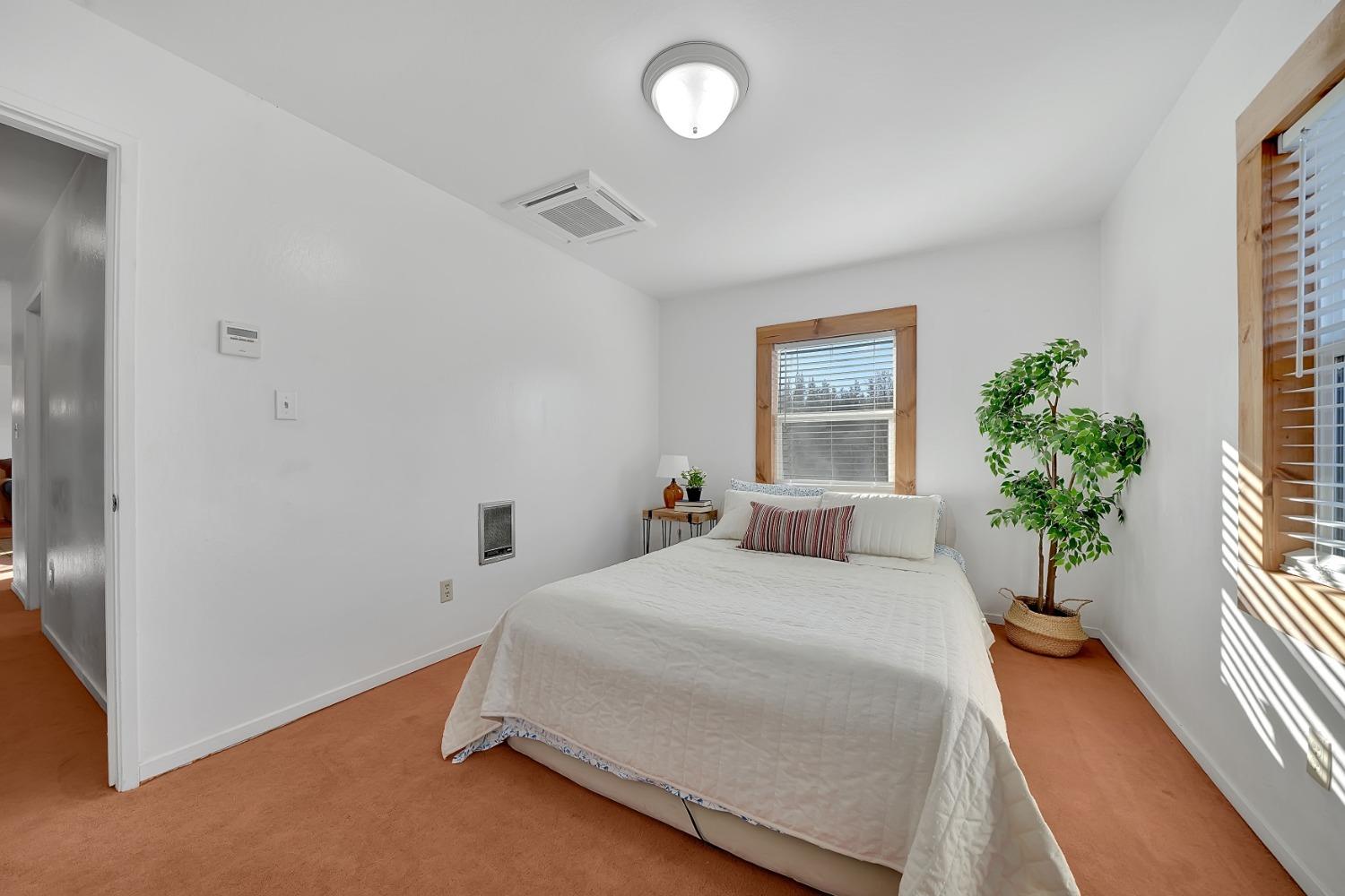 5571 Old Emigrant Trail E