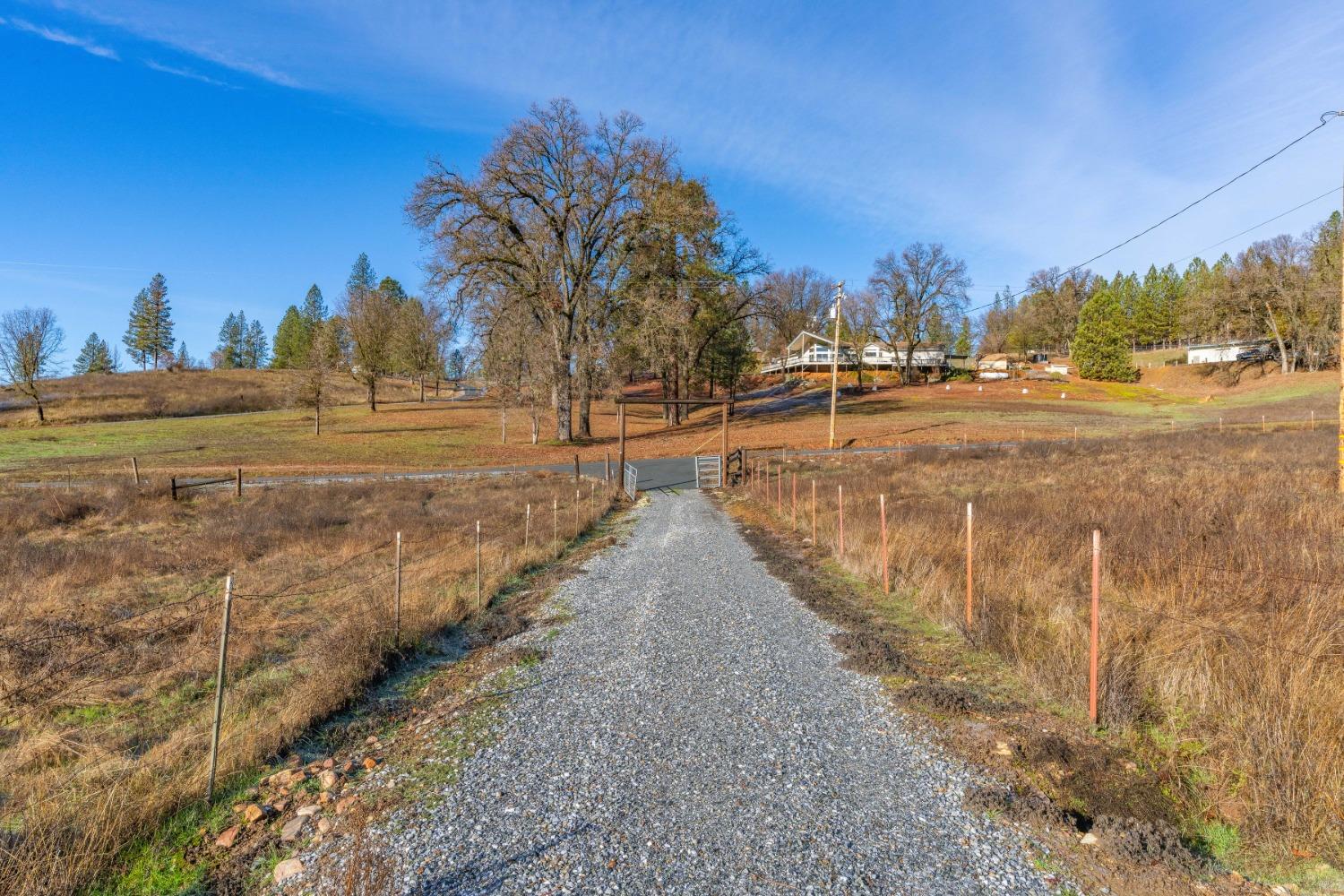 5571 Old Emigrant Trail E