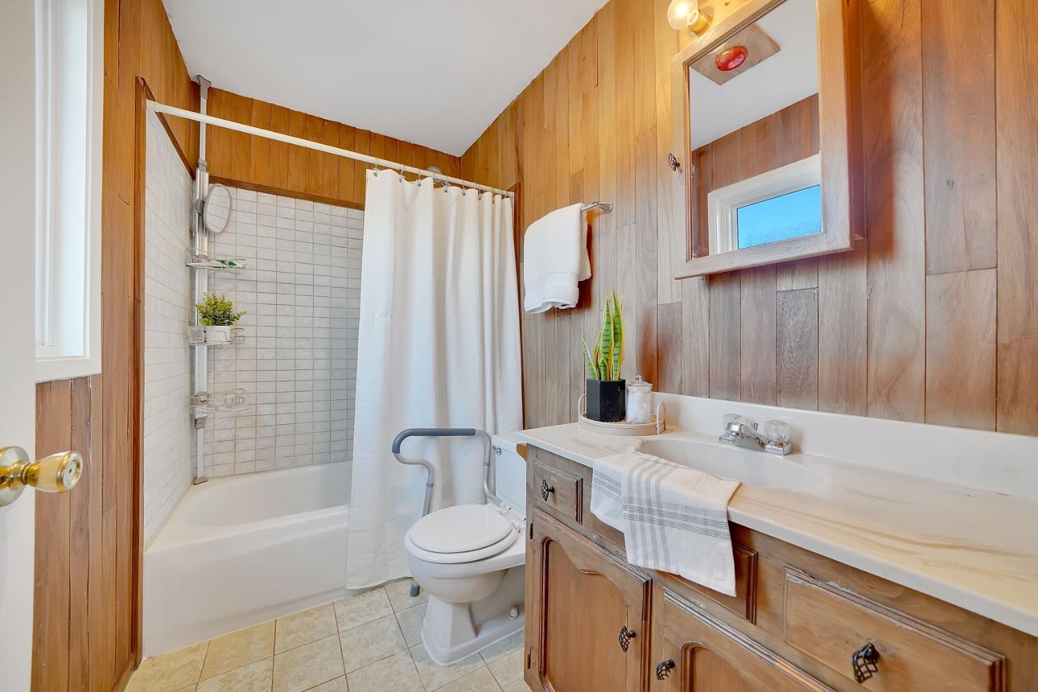 5571 Old Emigrant Trail E