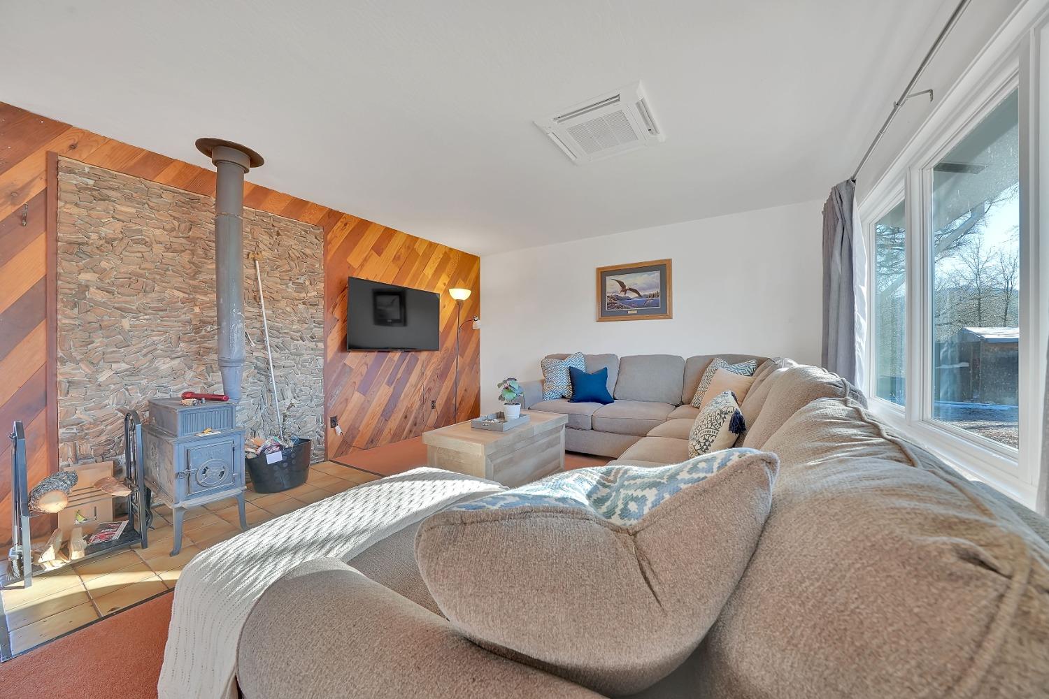 5571 Old Emigrant Trail E