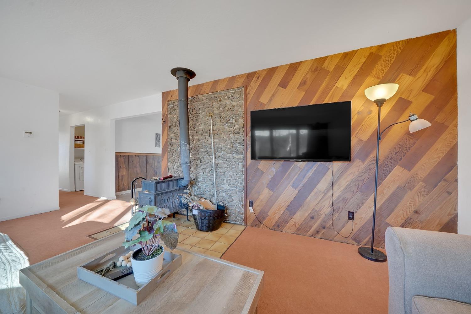 5571 Old Emigrant Trail E