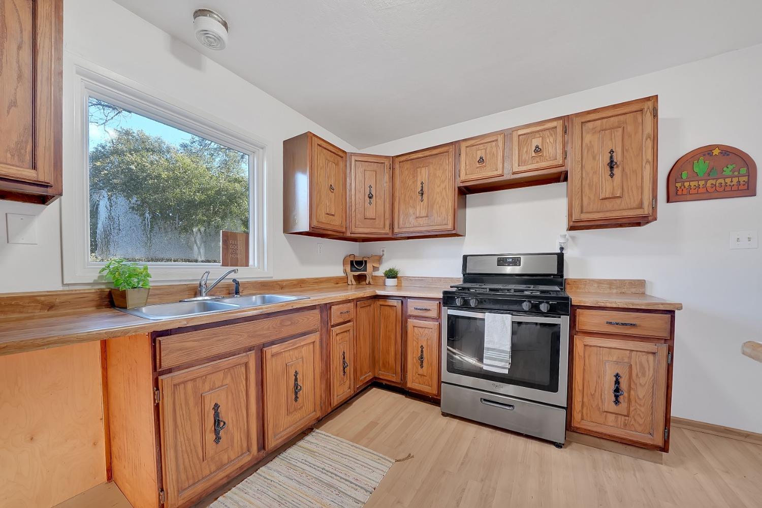 5571 Old Emigrant Trail E