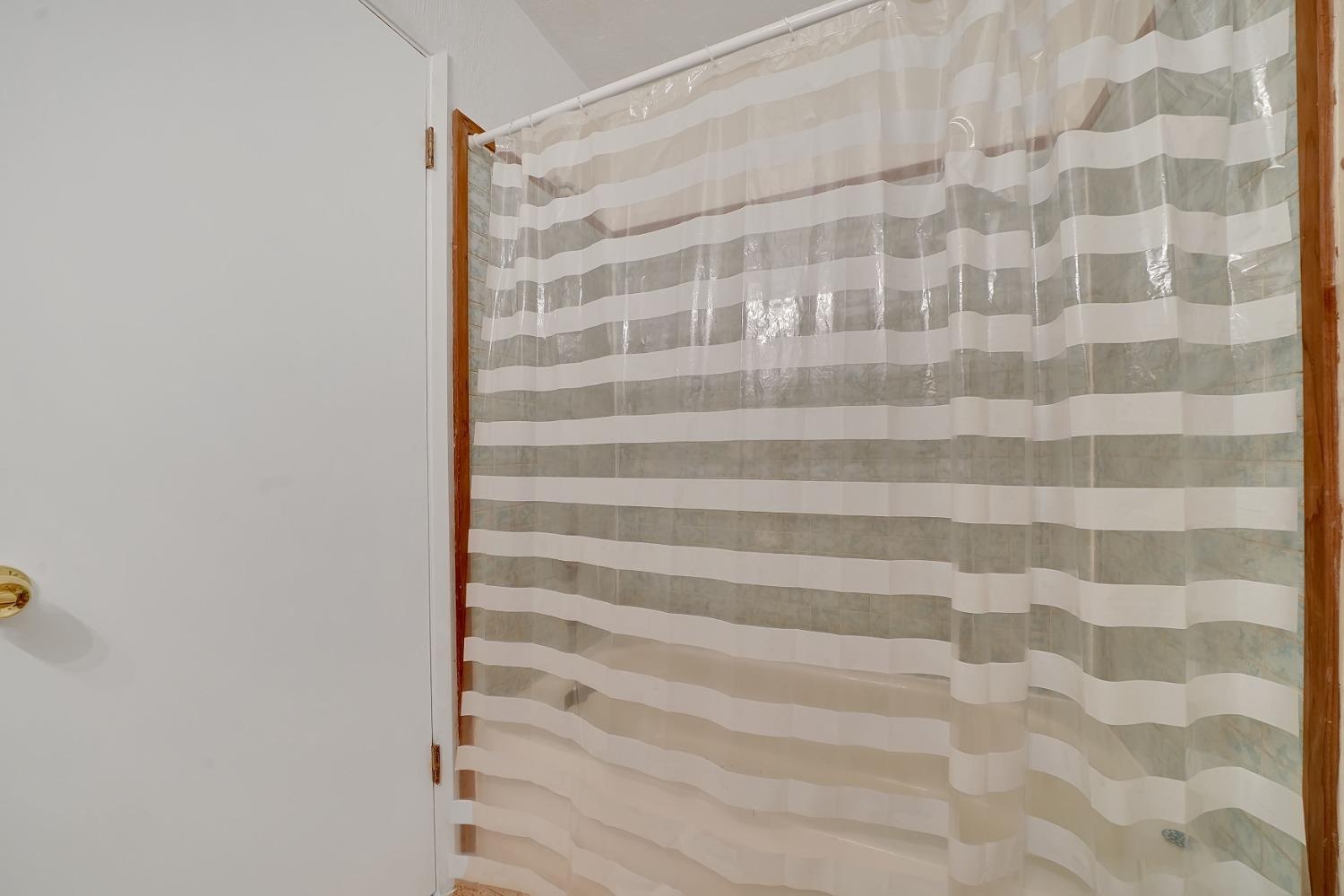 5571 Old Emigrant Trail E