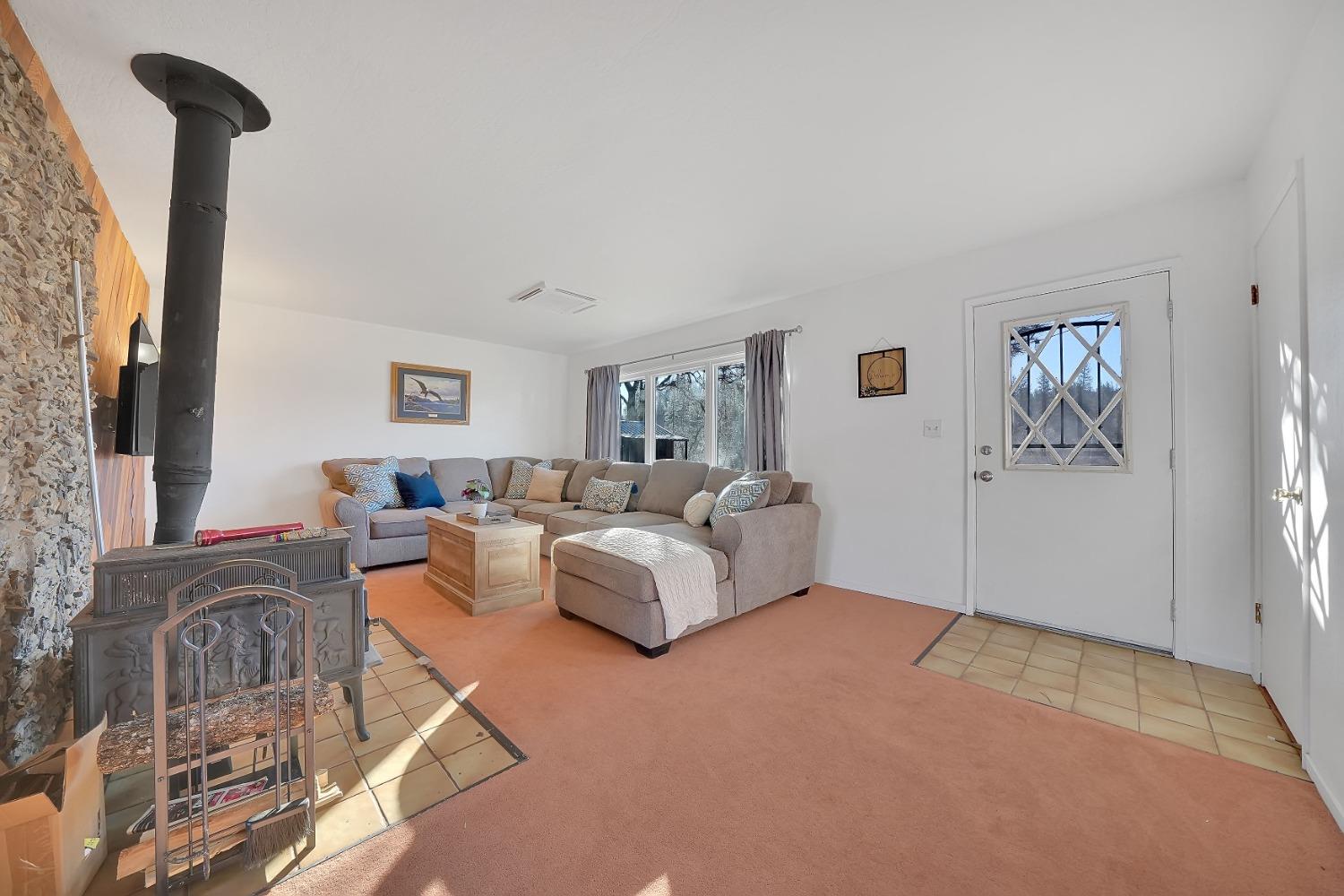 5571 Old Emigrant Trail E