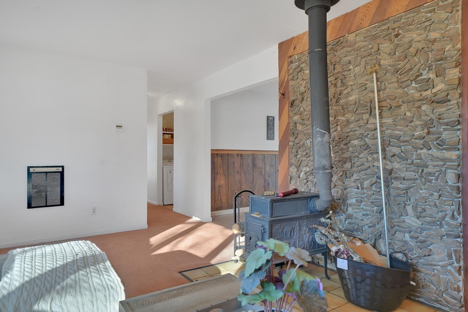 5571 Old Emigrant Trail E