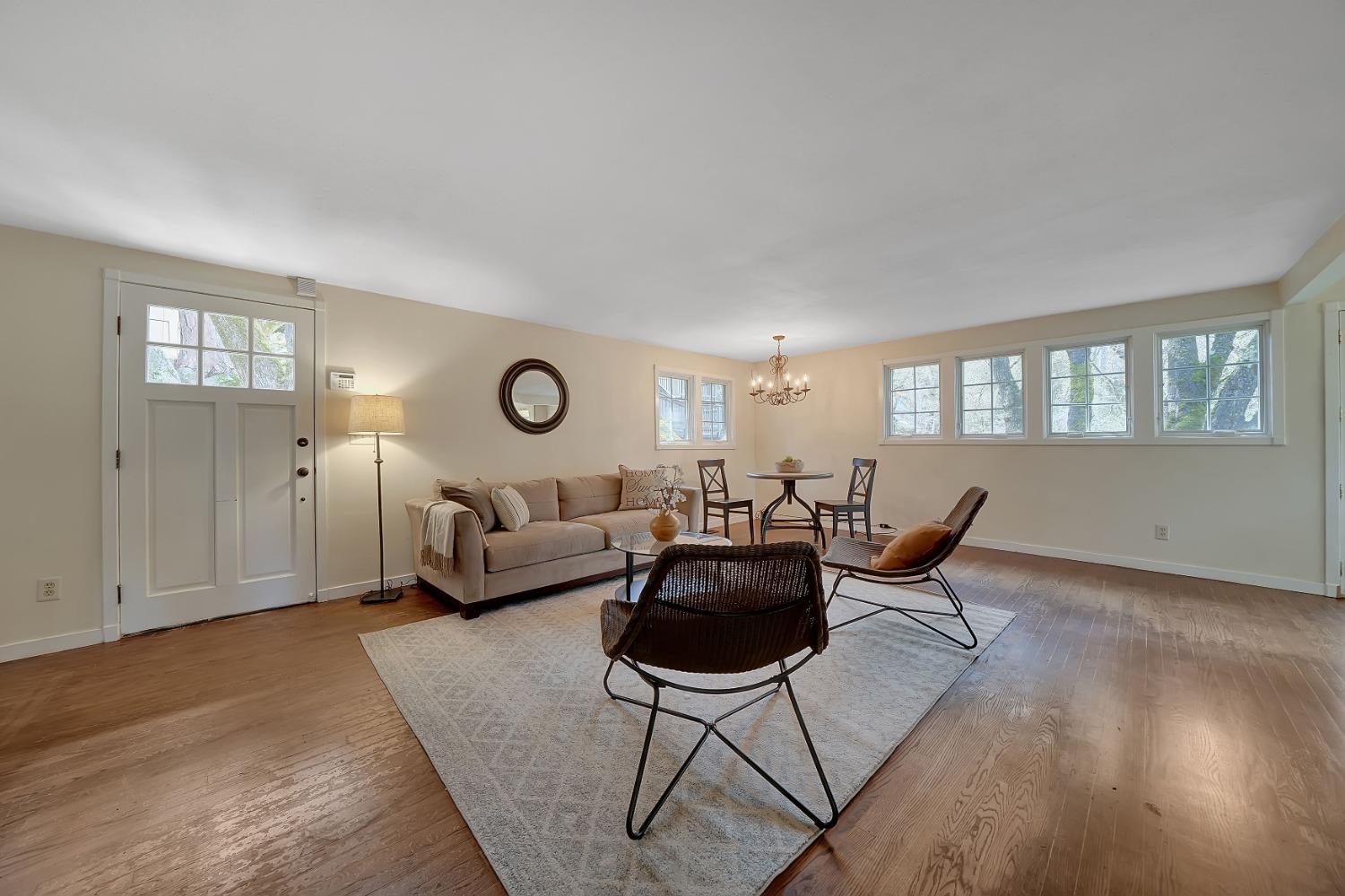 14575 Emigrant Trail