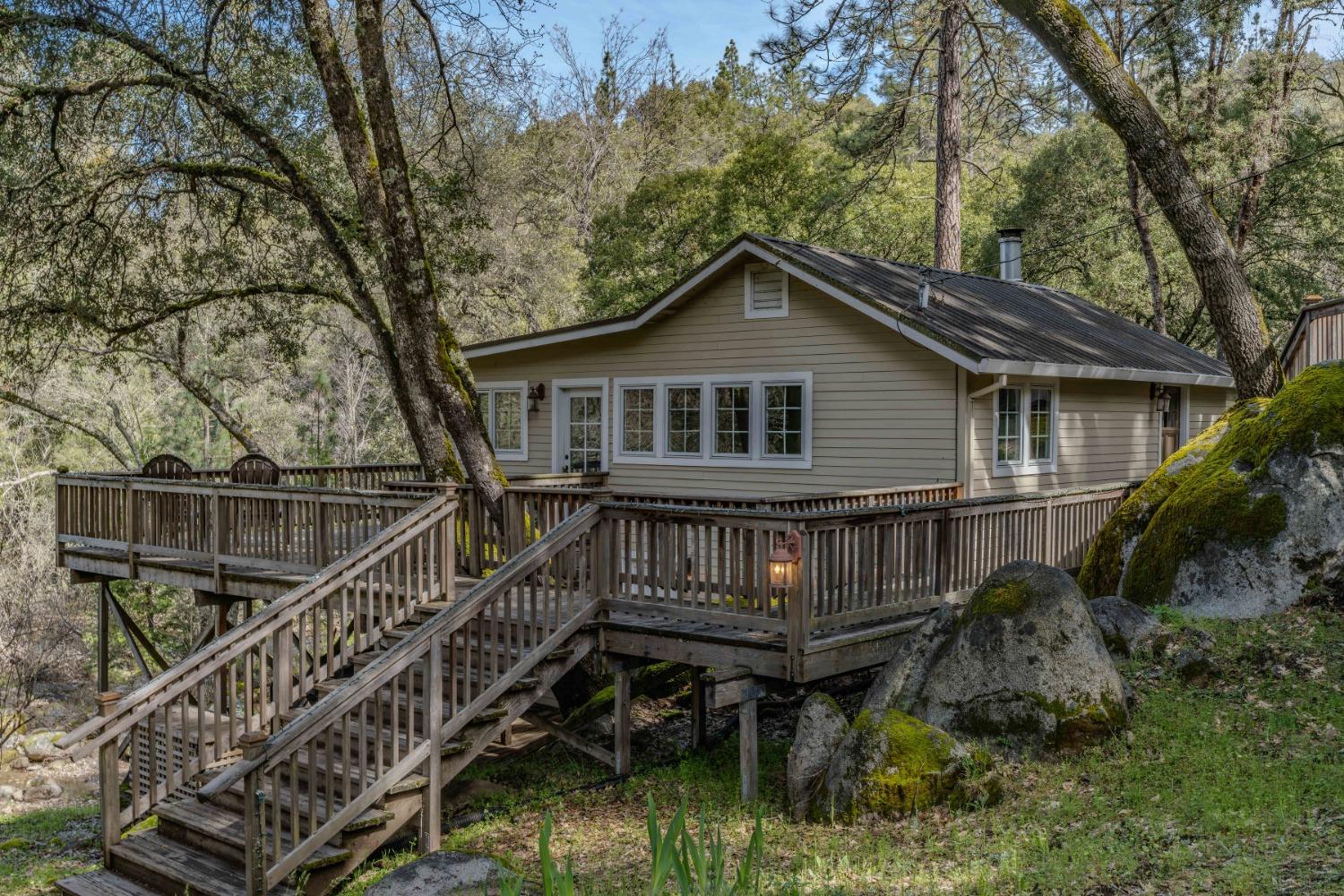 14575 Emigrant Trail