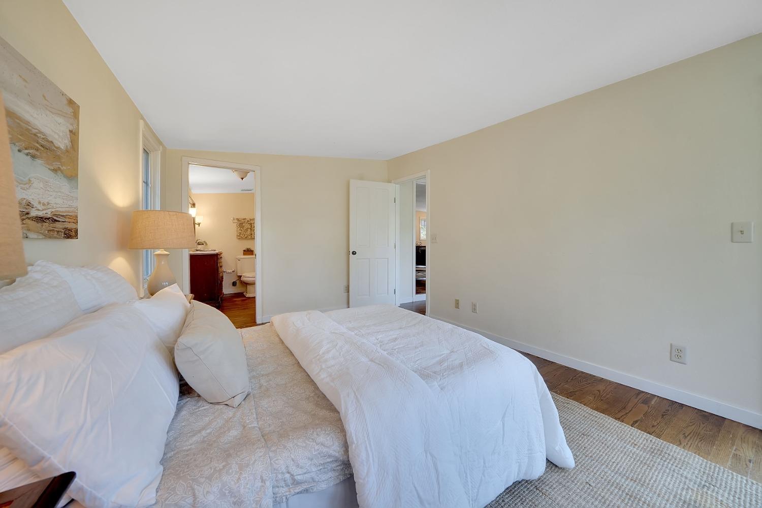 14575 Emigrant Trail