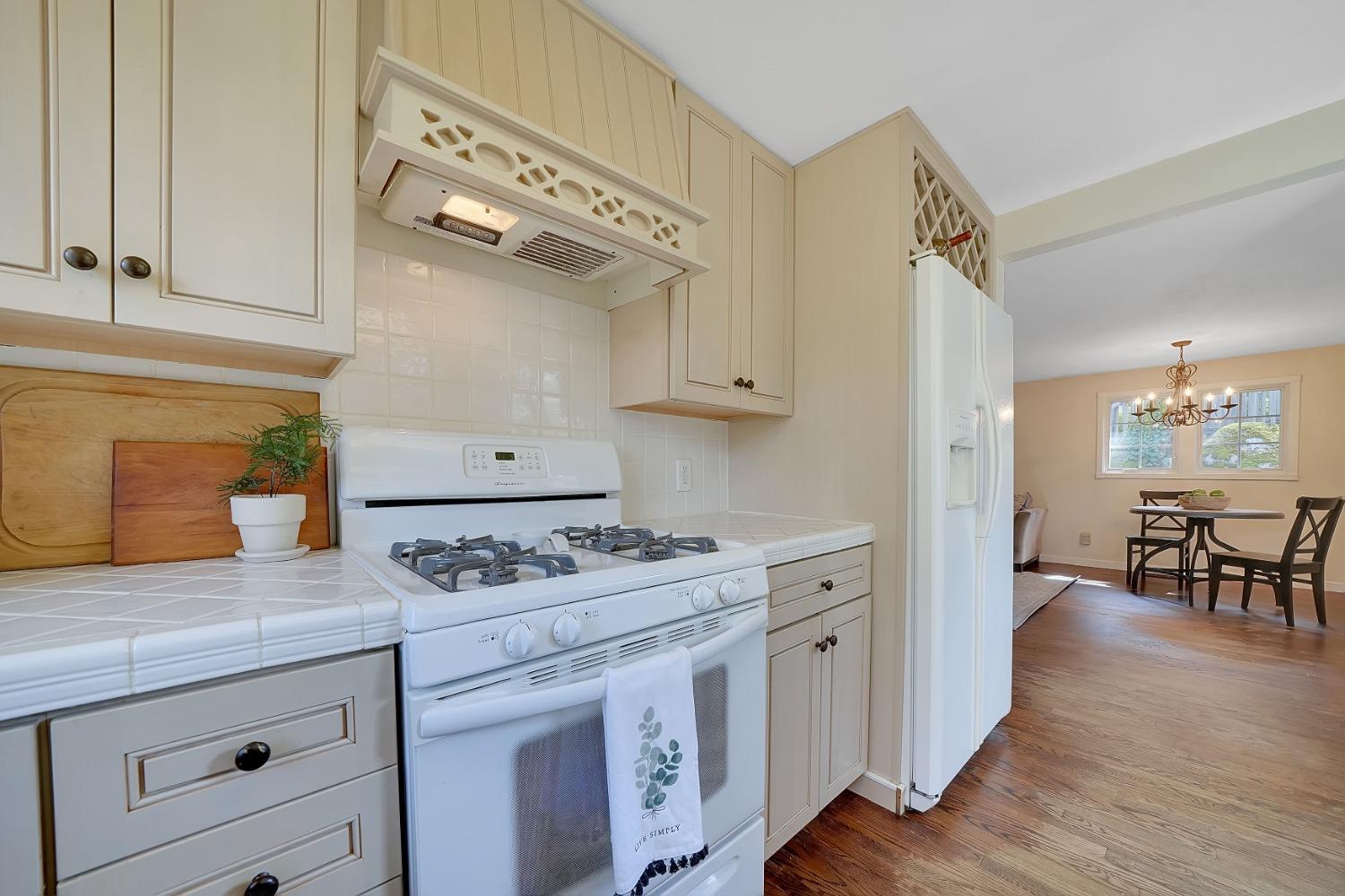 14575 Emigrant Trail