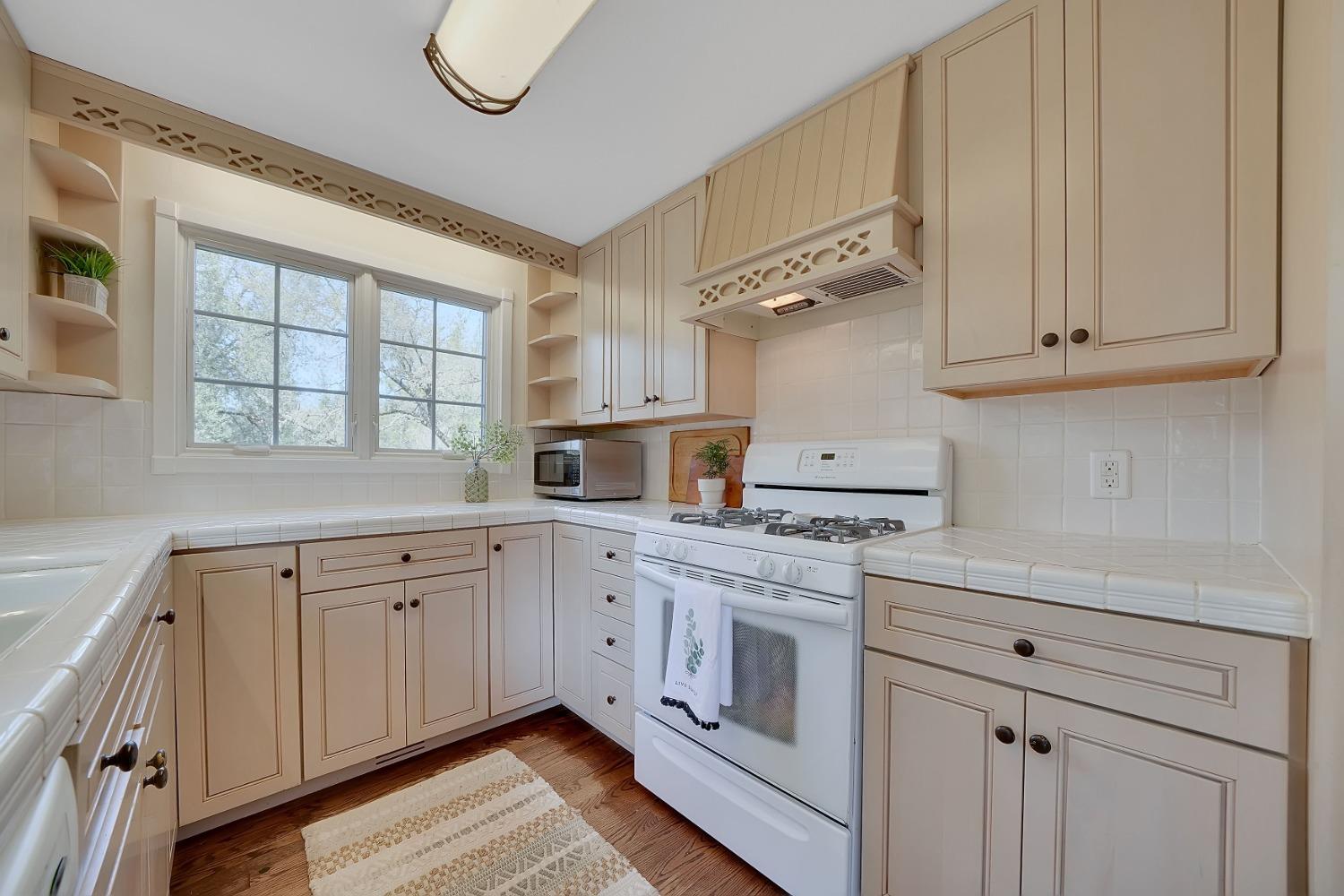 14575 Emigrant Trail