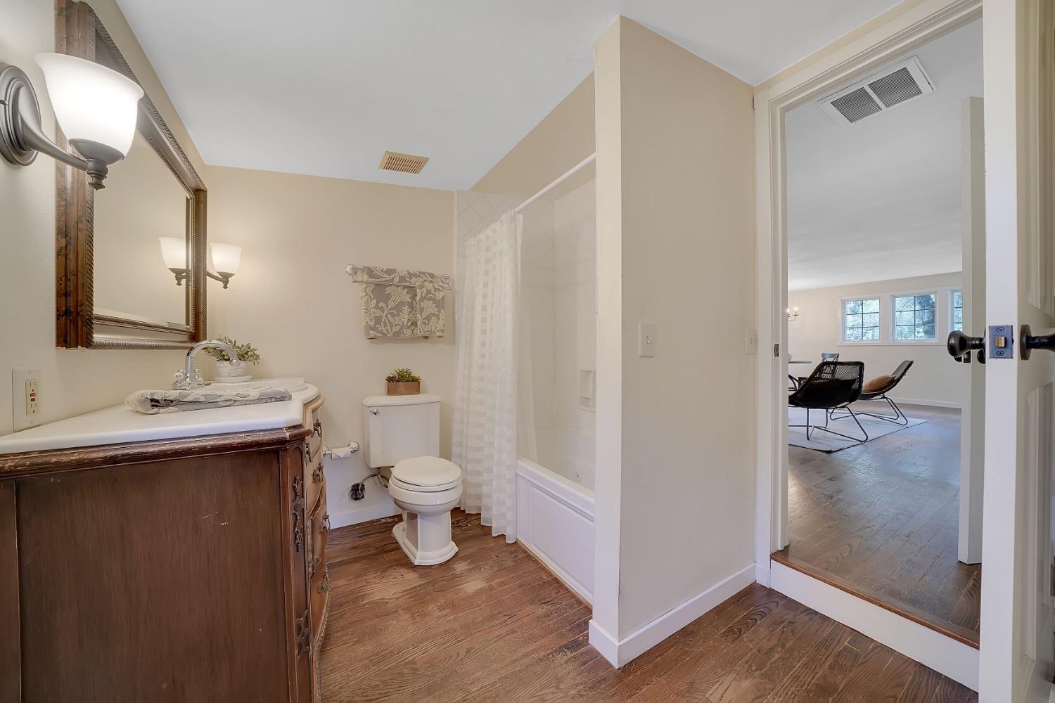 14575 Emigrant Trail