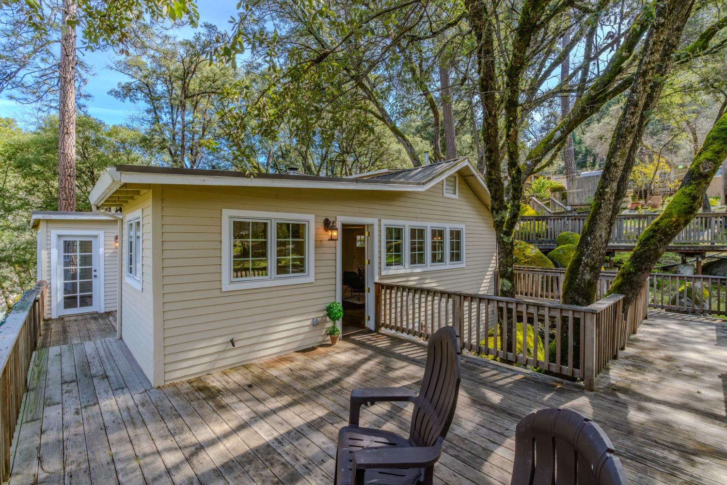 14575 Emigrant Trail