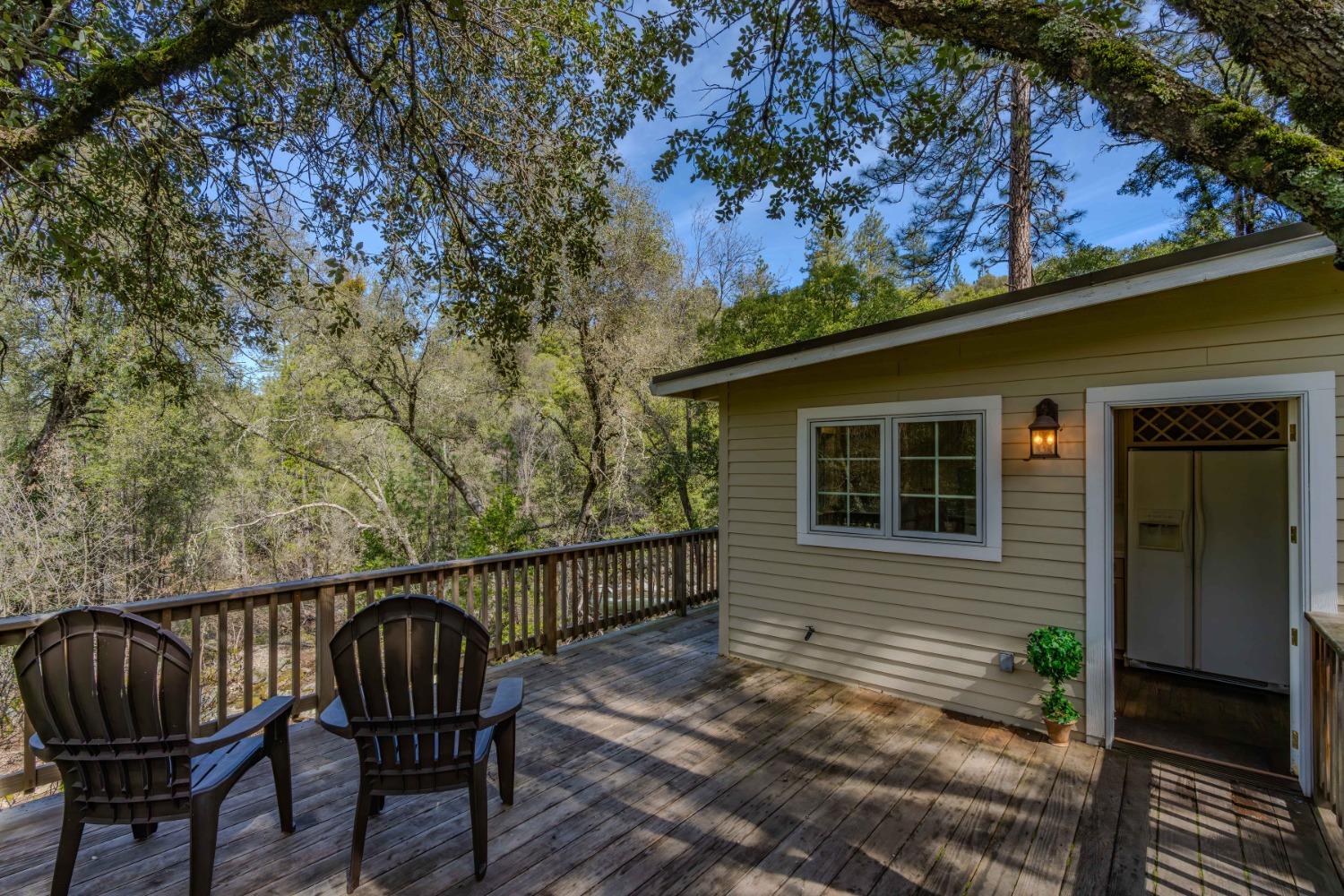 14575 Emigrant Trail