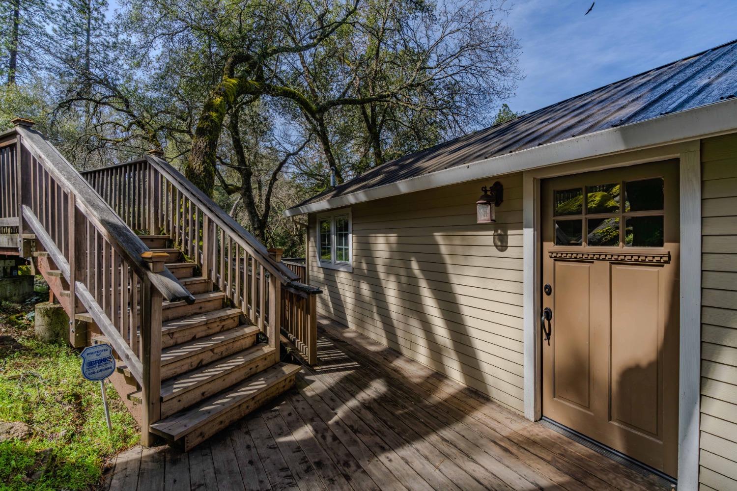 14575 Emigrant Trail