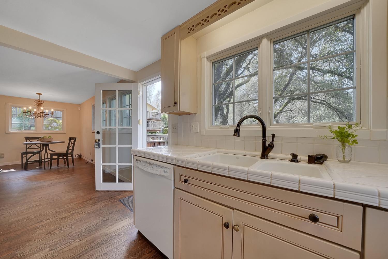 14575 Emigrant Trail