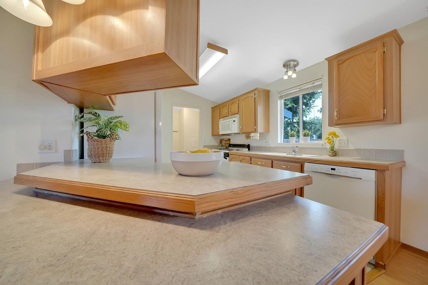 654 W Marlette Street