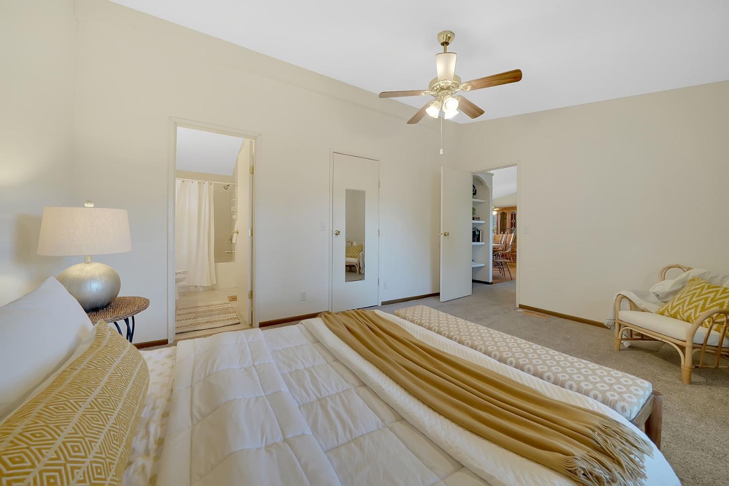 654 W Marlette Street