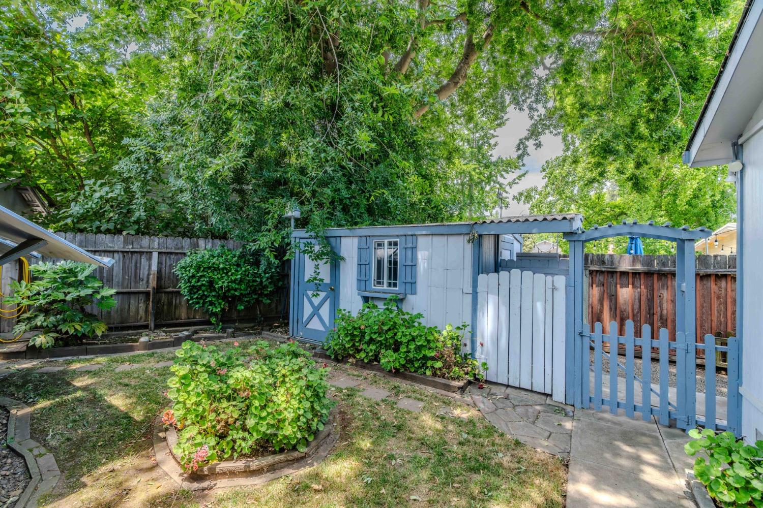 654 W Marlette Street