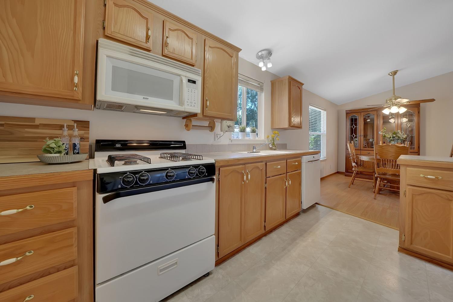 654 W Marlette Street