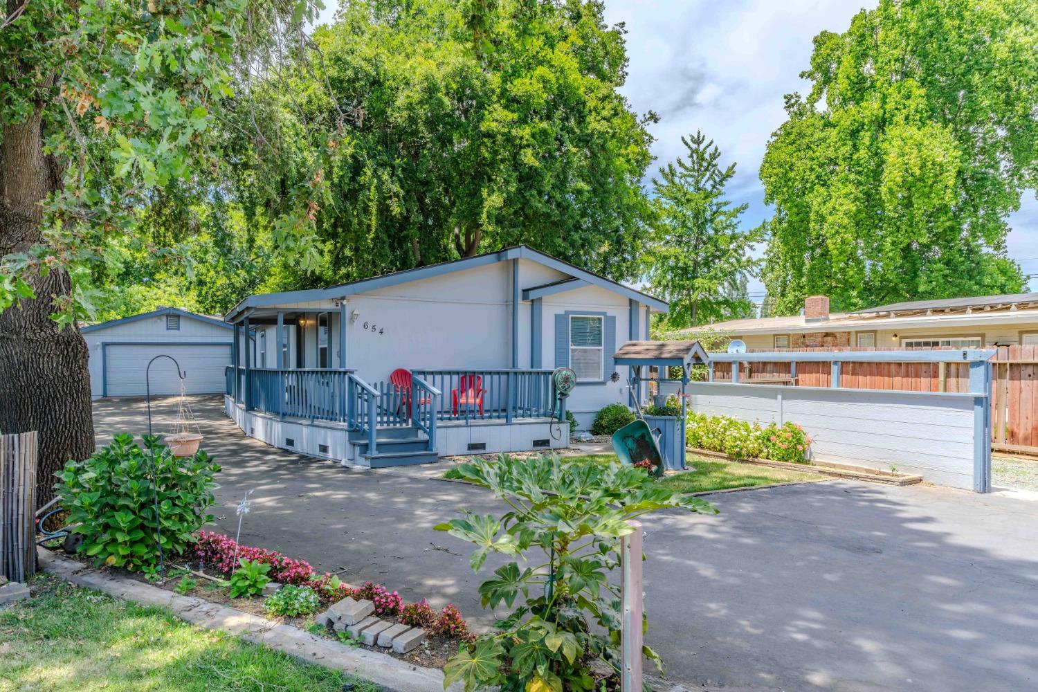 654 W Marlette Street