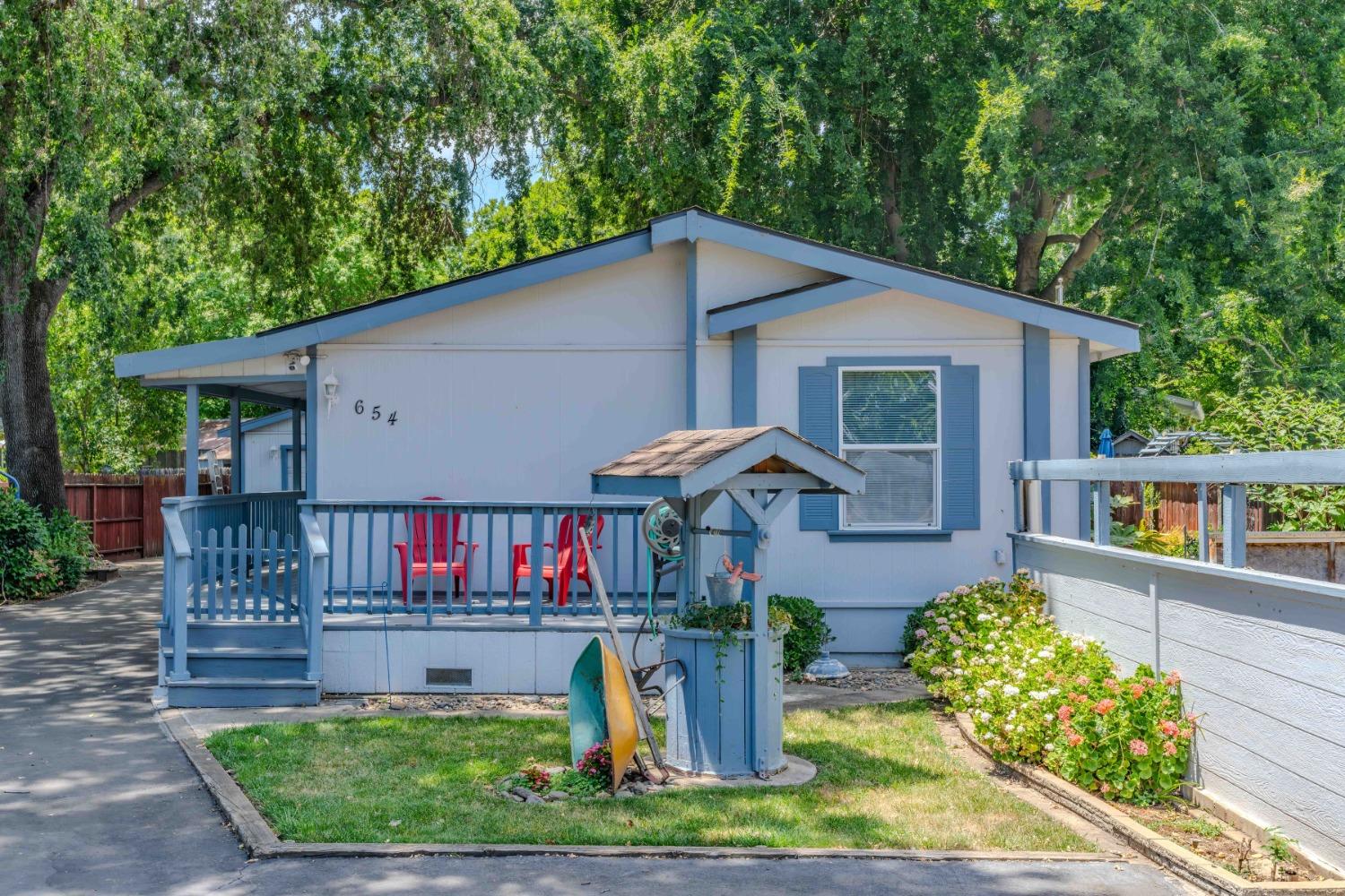 654 W Marlette Street