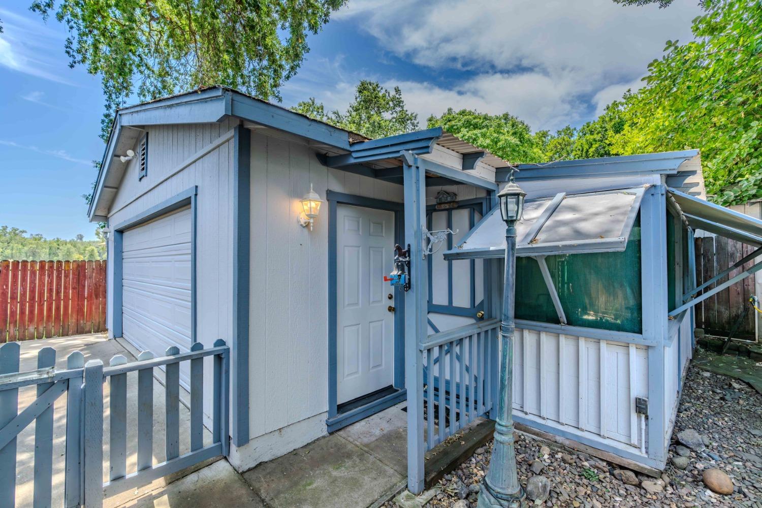 654 W Marlette Street