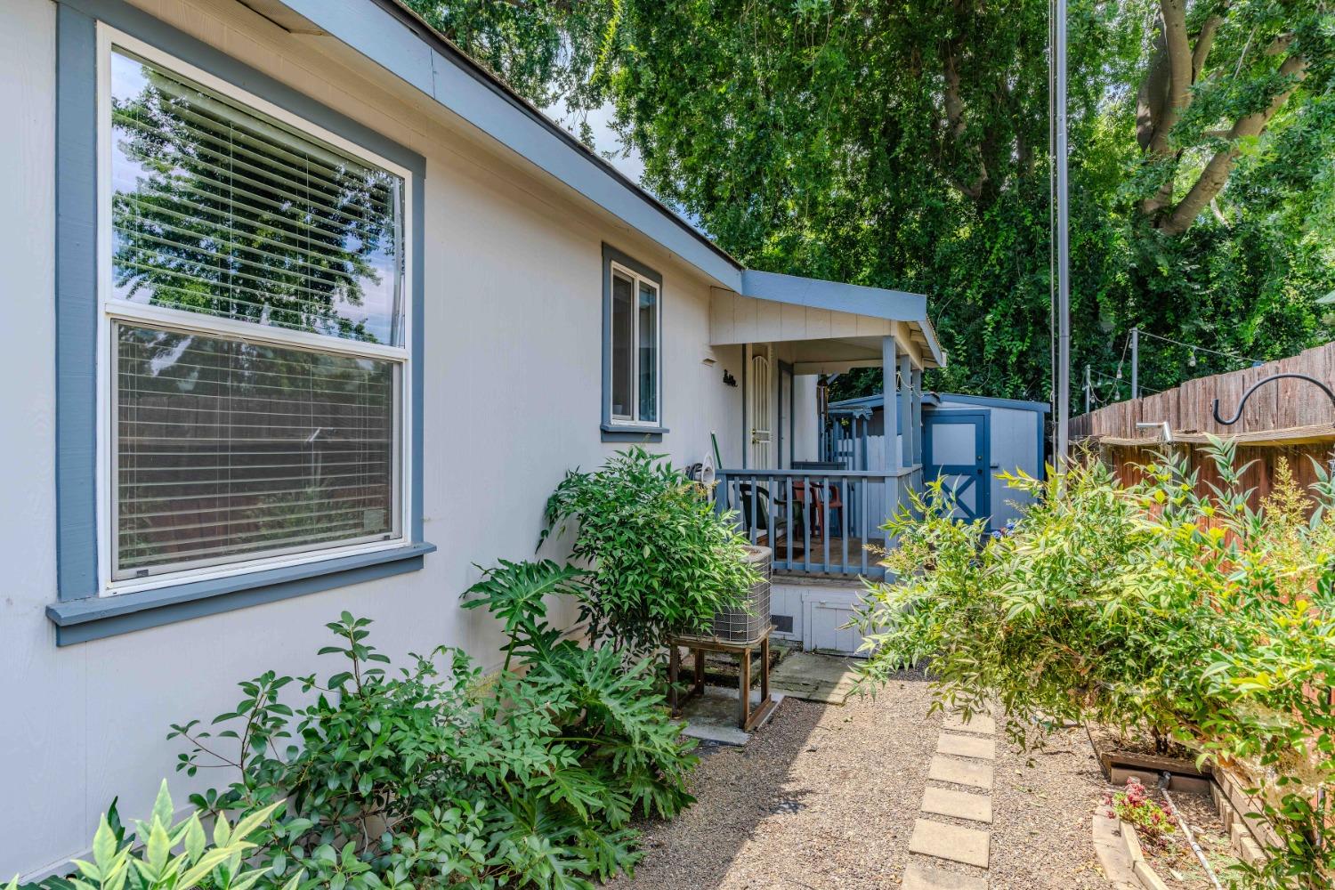 654 W Marlette Street