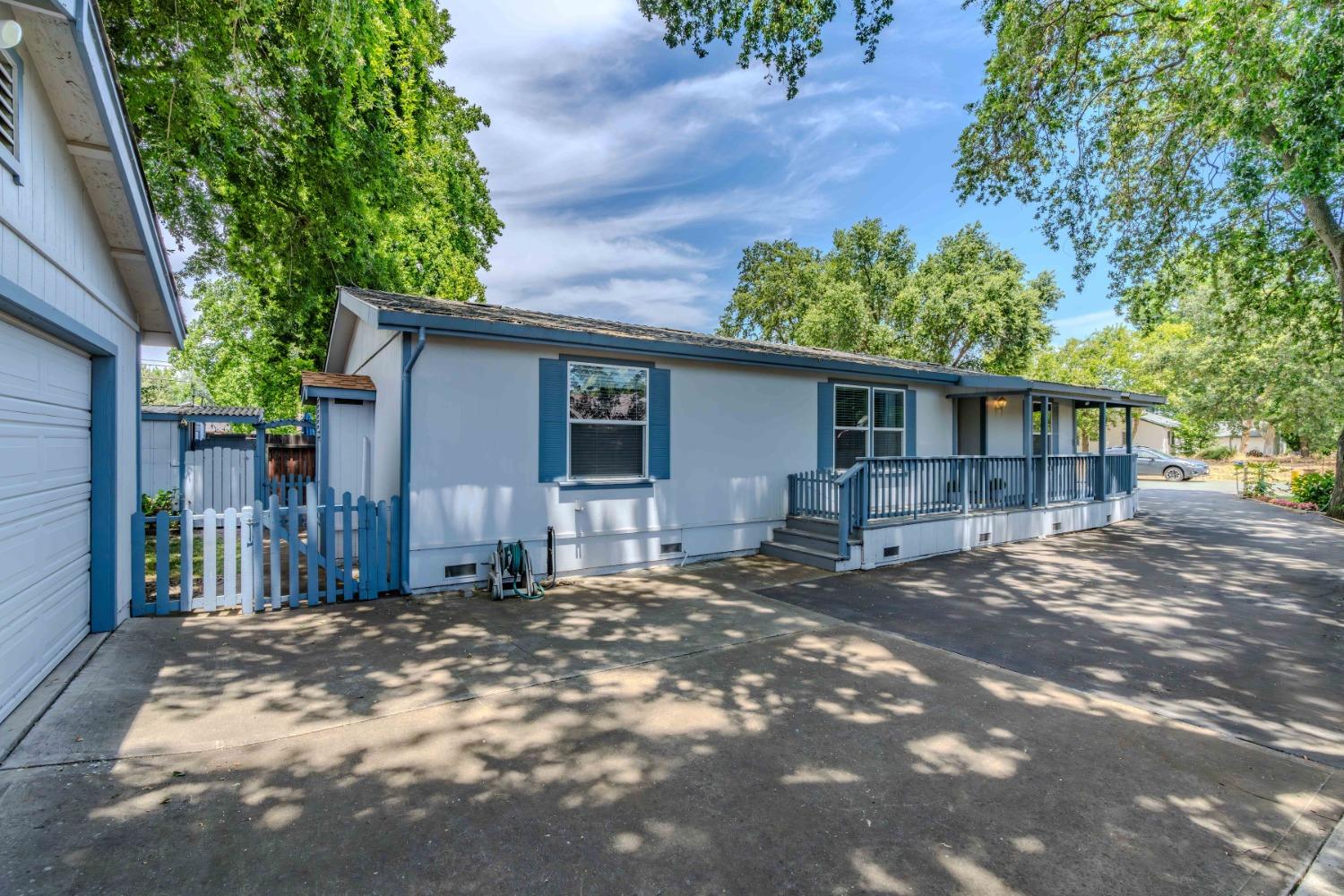 654 W Marlette Street