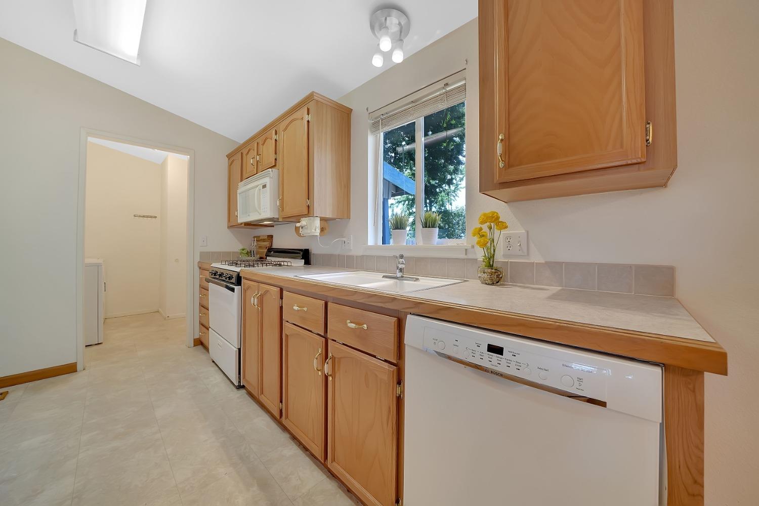 654 W Marlette Street