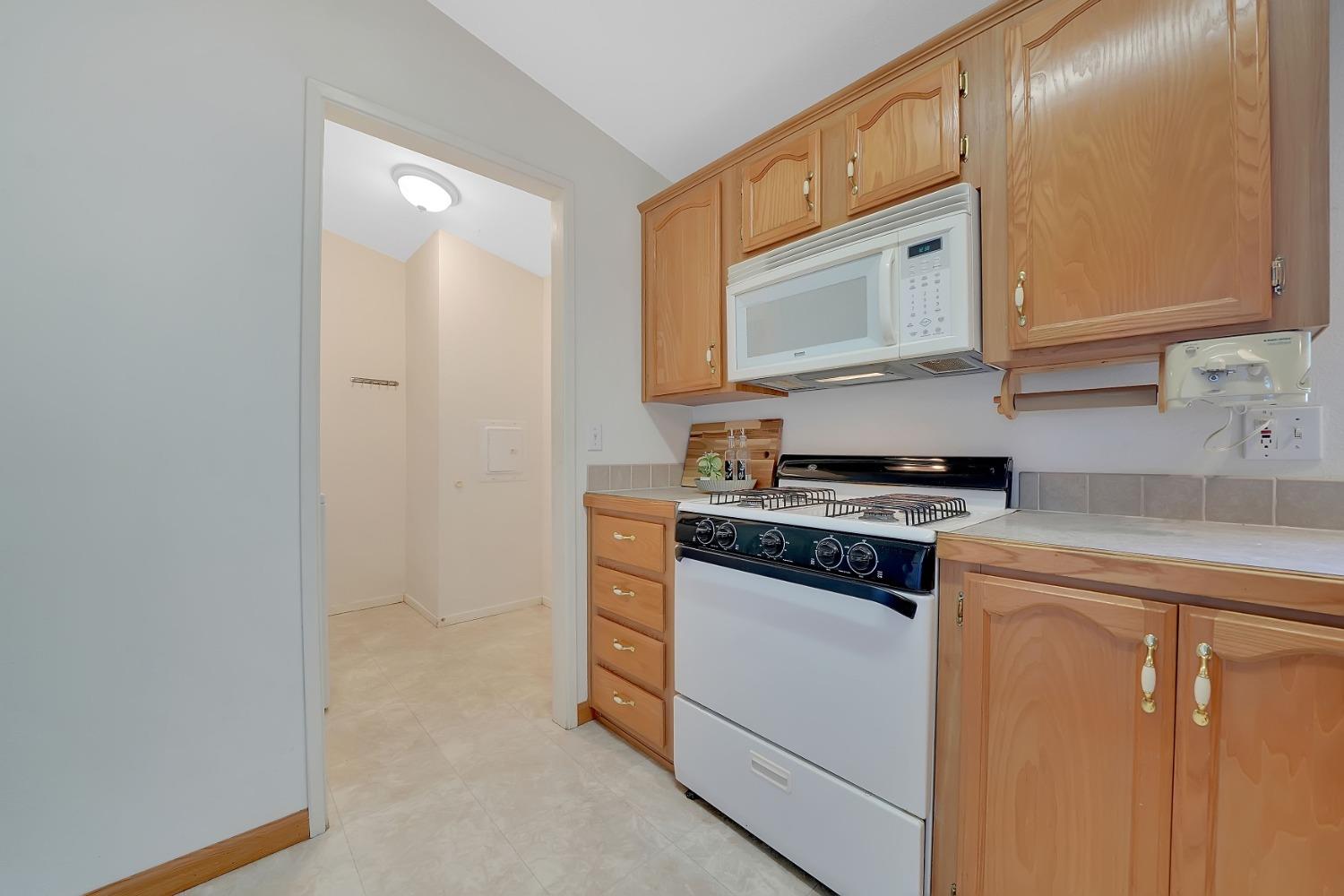 654 W Marlette Street