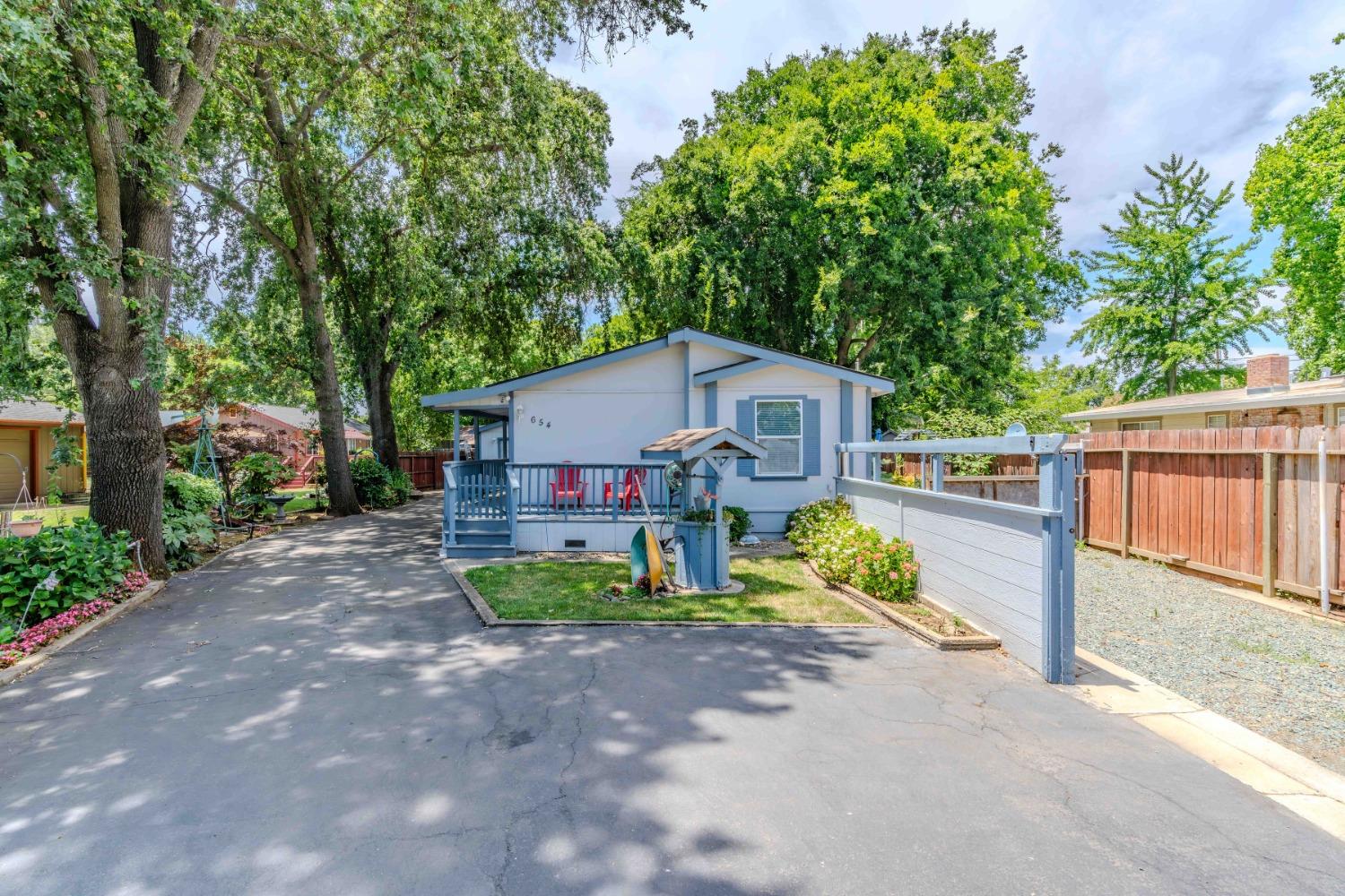 654 W Marlette Street