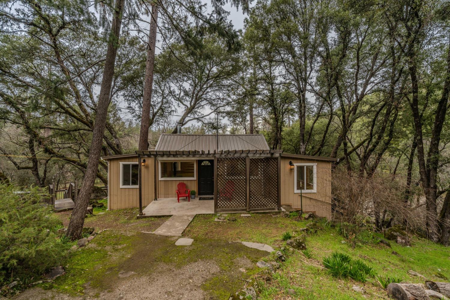 14583 Emigrant Trail