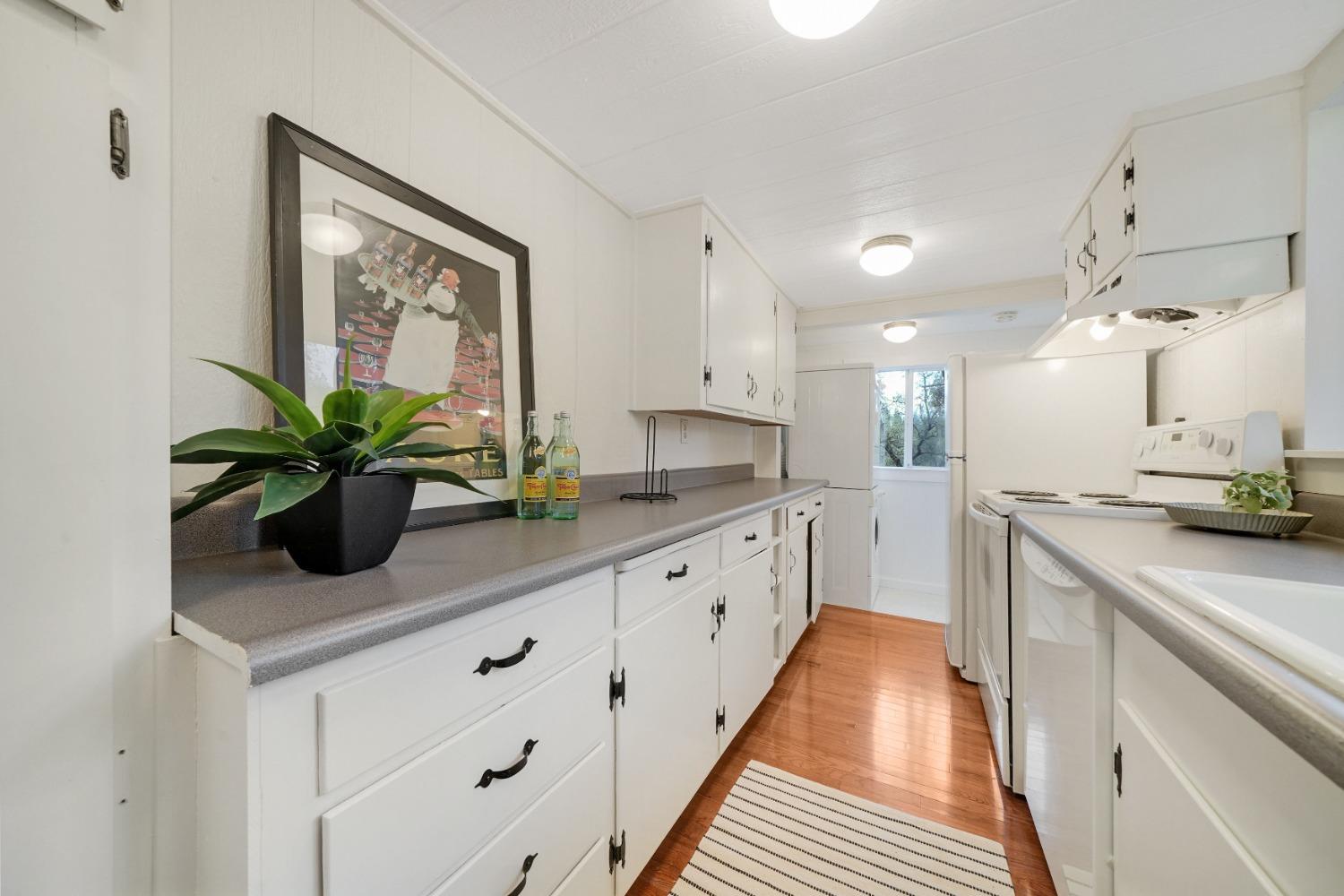 14583 Emigrant Trail