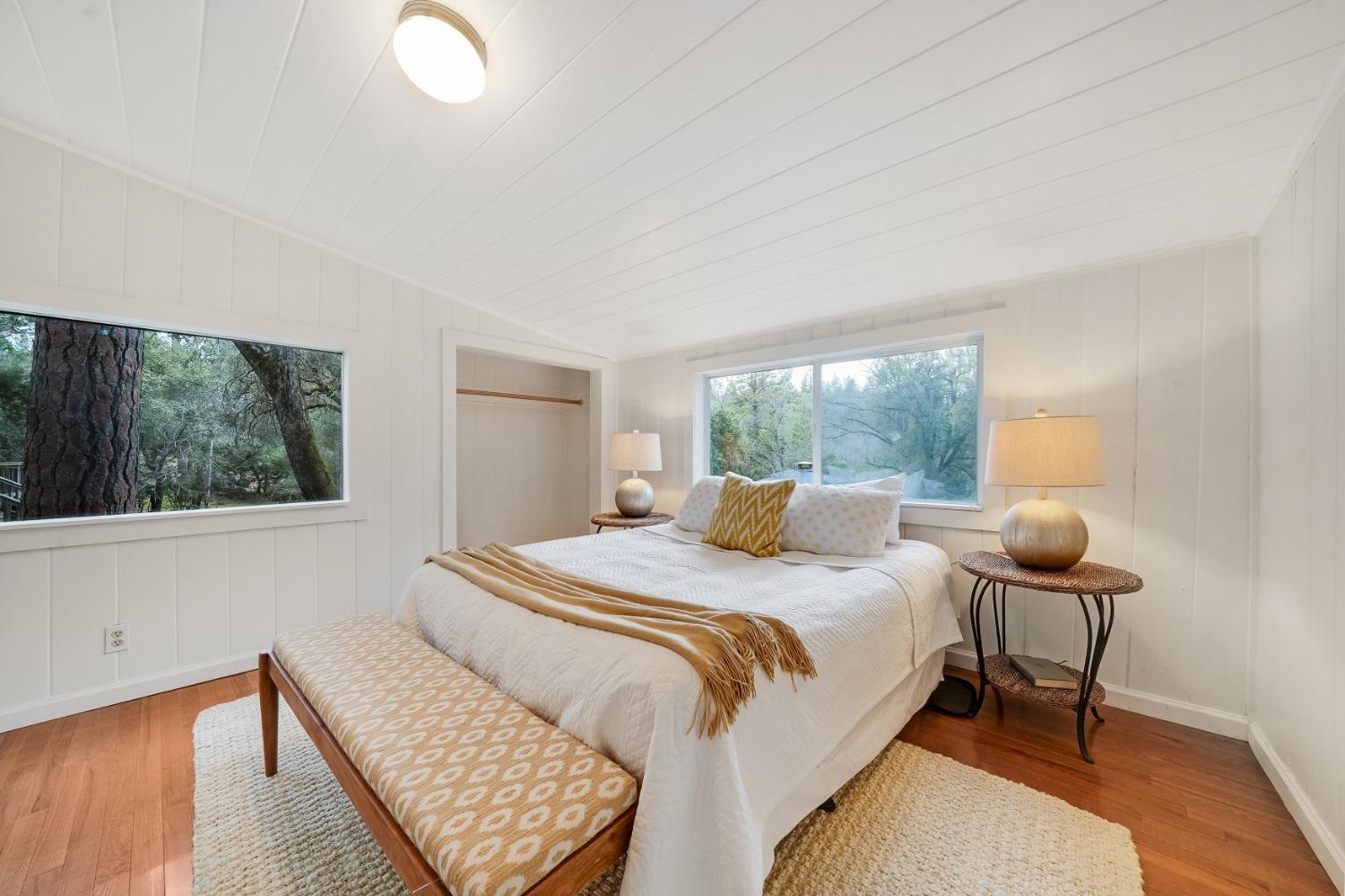 14583 Emigrant Trail