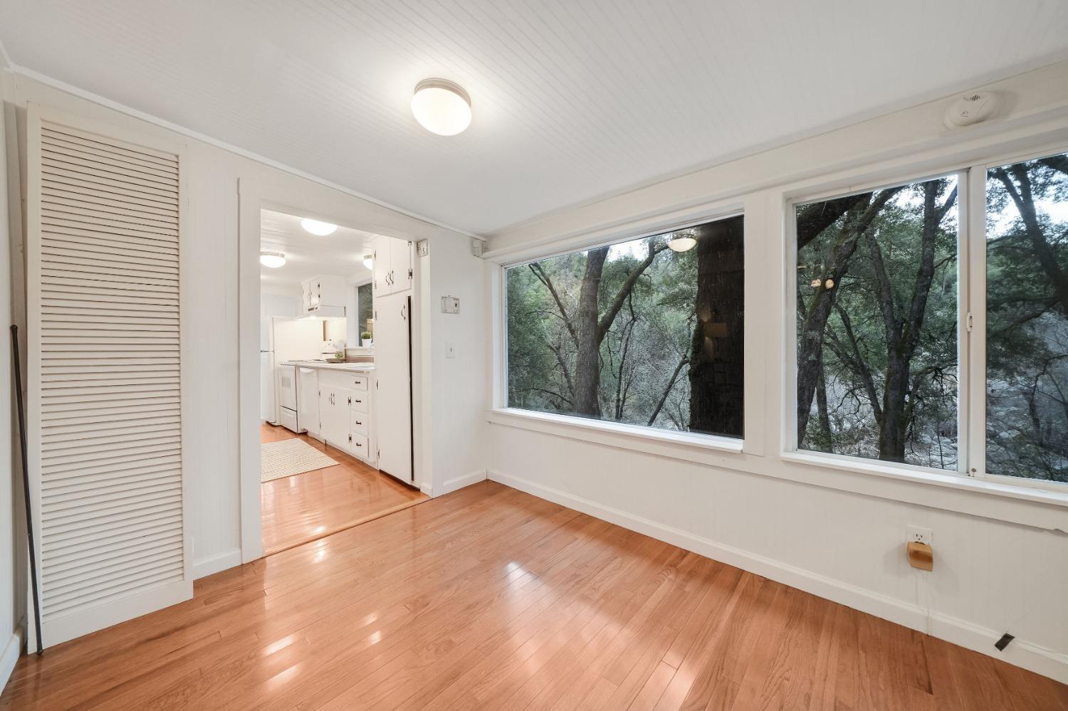 14583 Emigrant Trail