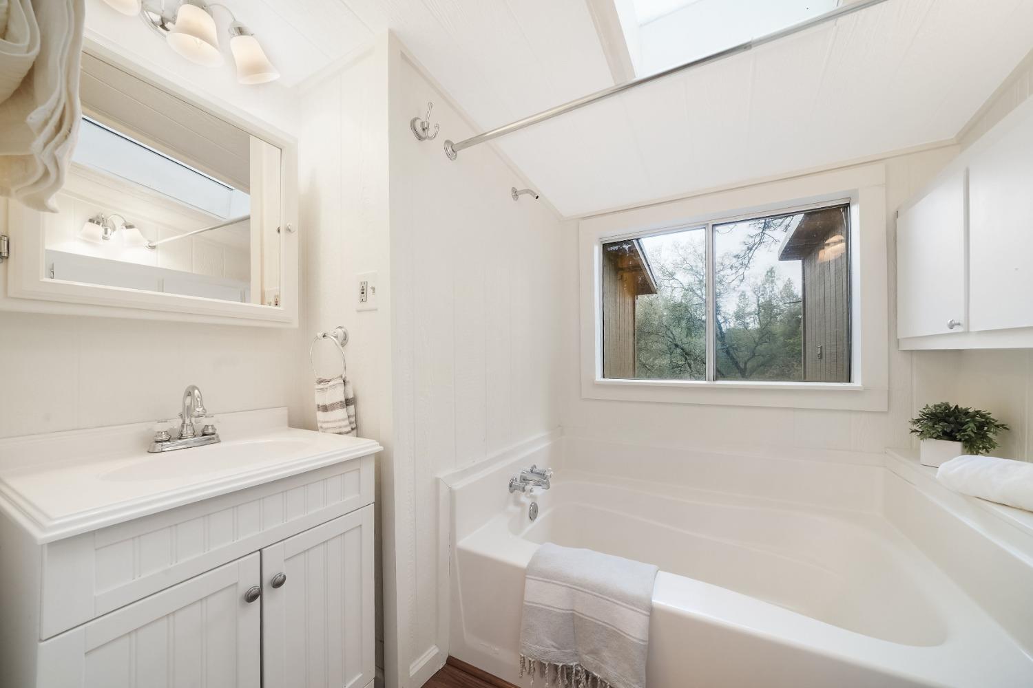 14583 Emigrant Trail