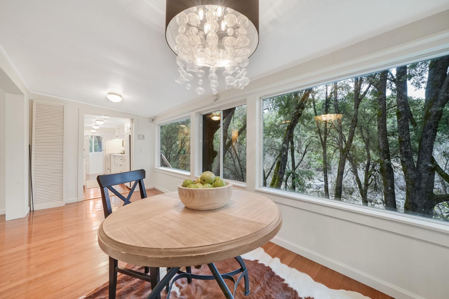 14583 Emigrant Trail