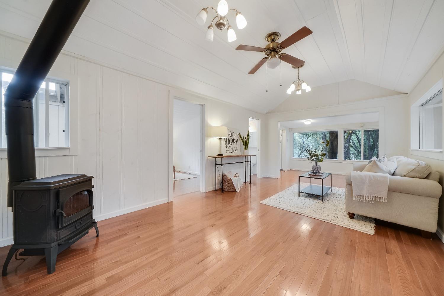 14583 Emigrant Trail