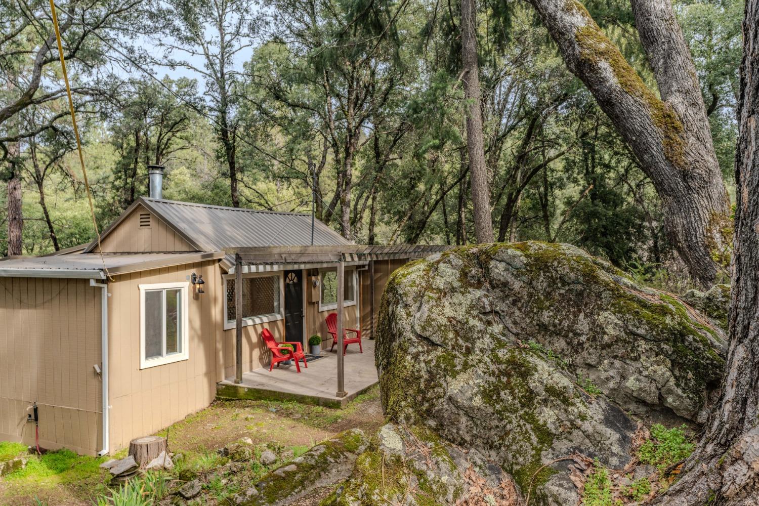 14583 Emigrant Trail