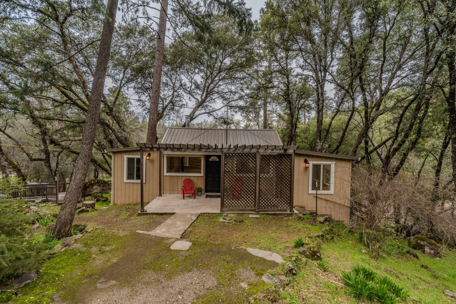 14583 Emigrant Trail