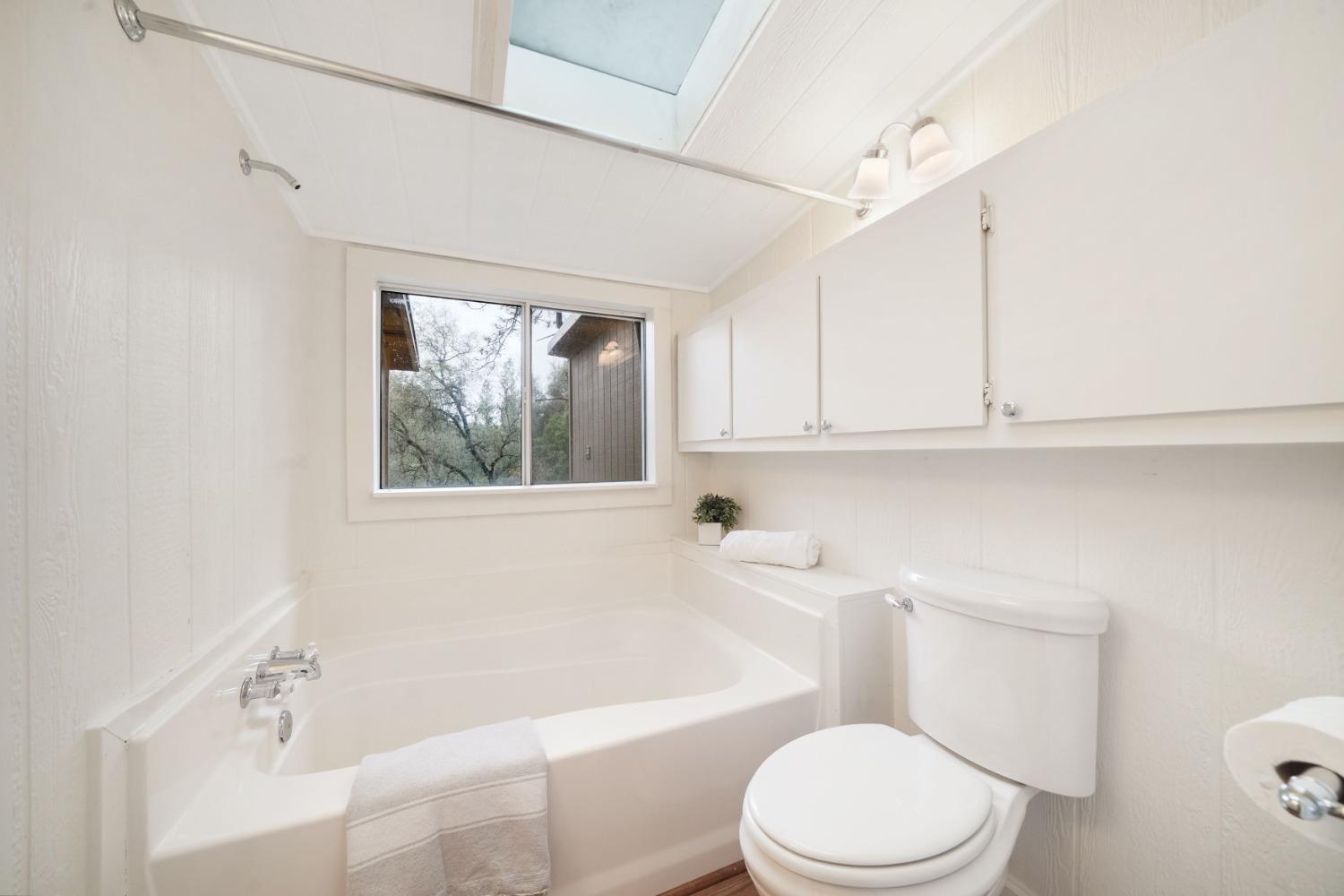 14583 Emigrant Trail