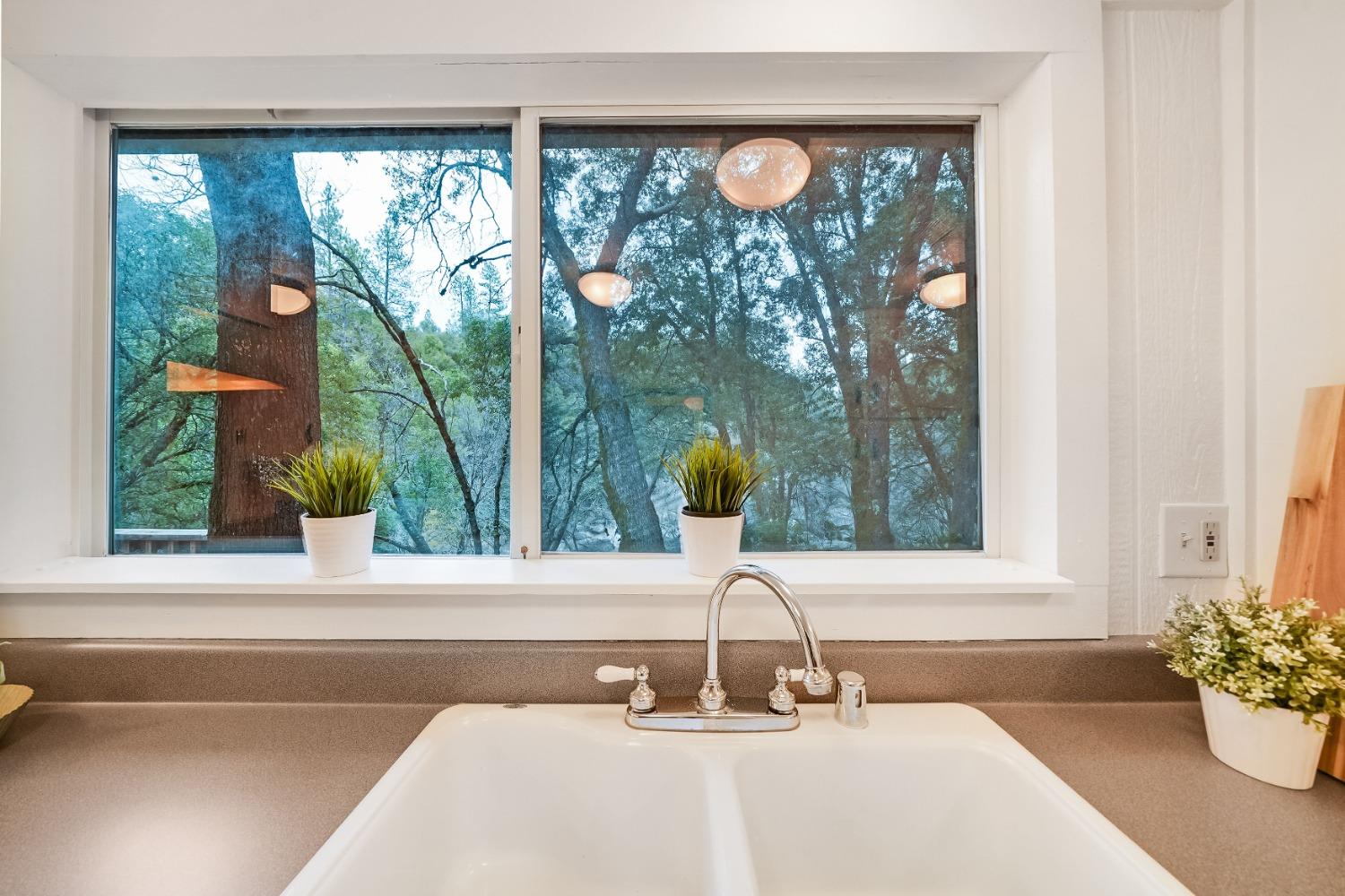 14583 Emigrant Trail