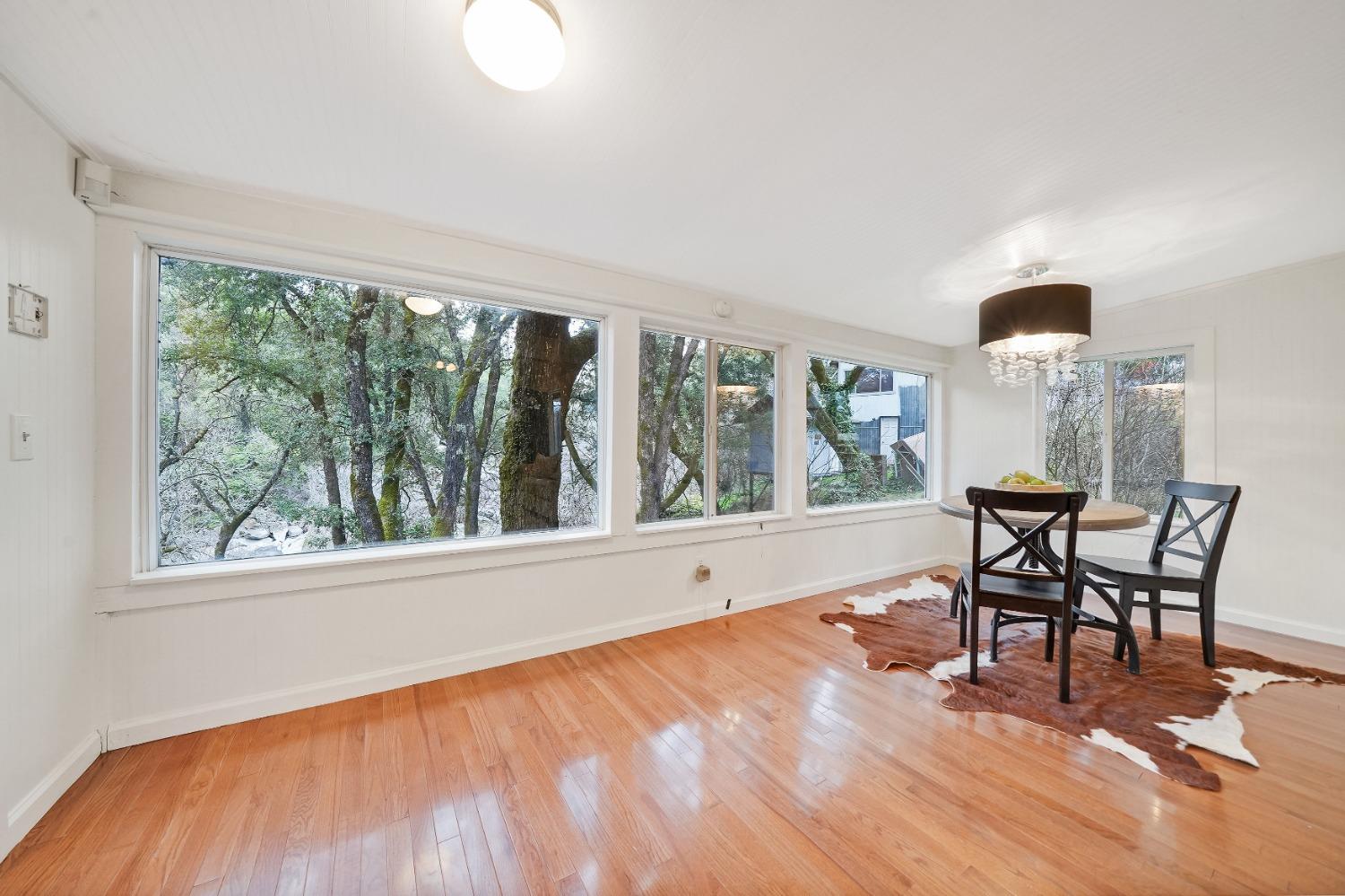 14583 Emigrant Trail