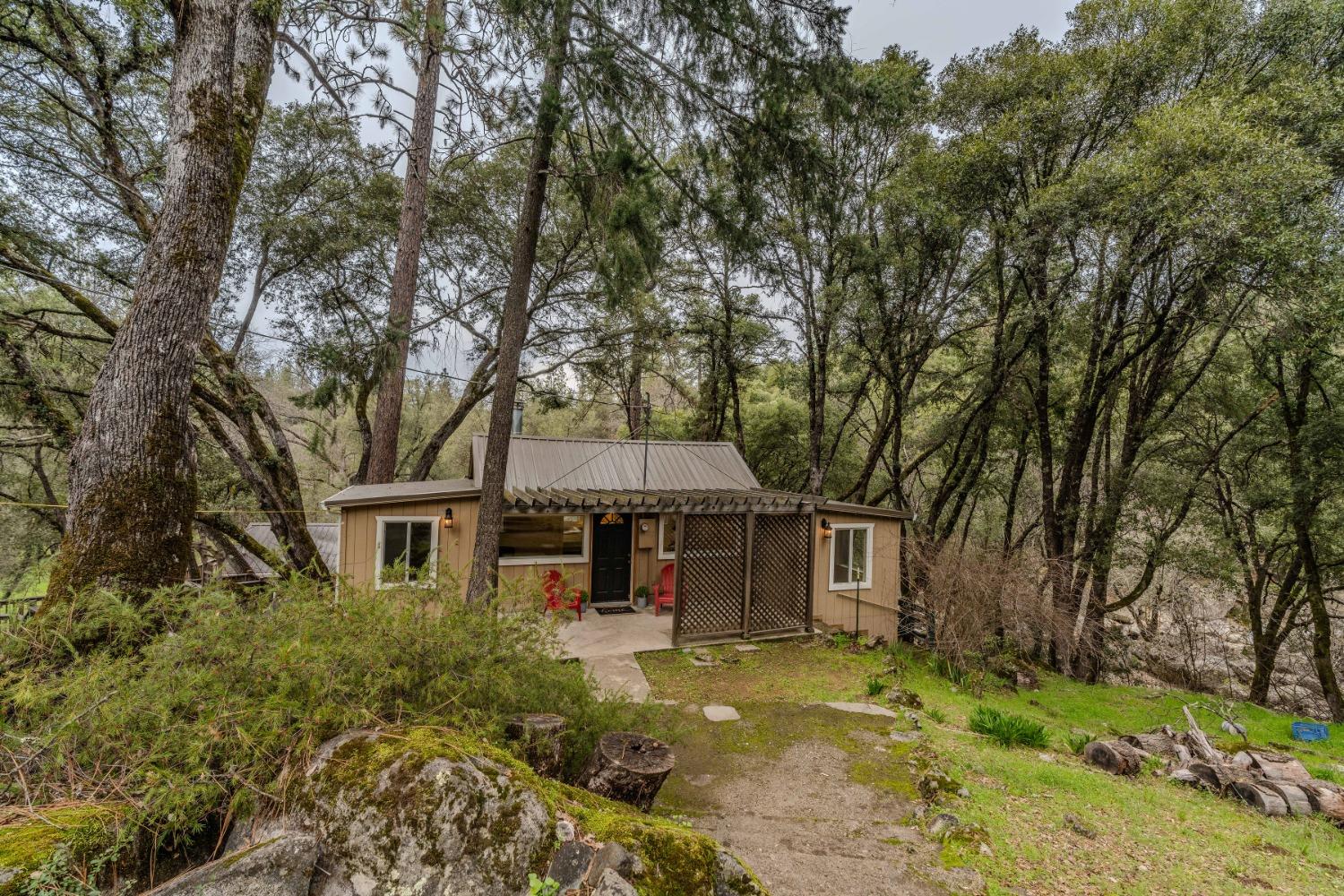 14583 Emigrant Trail